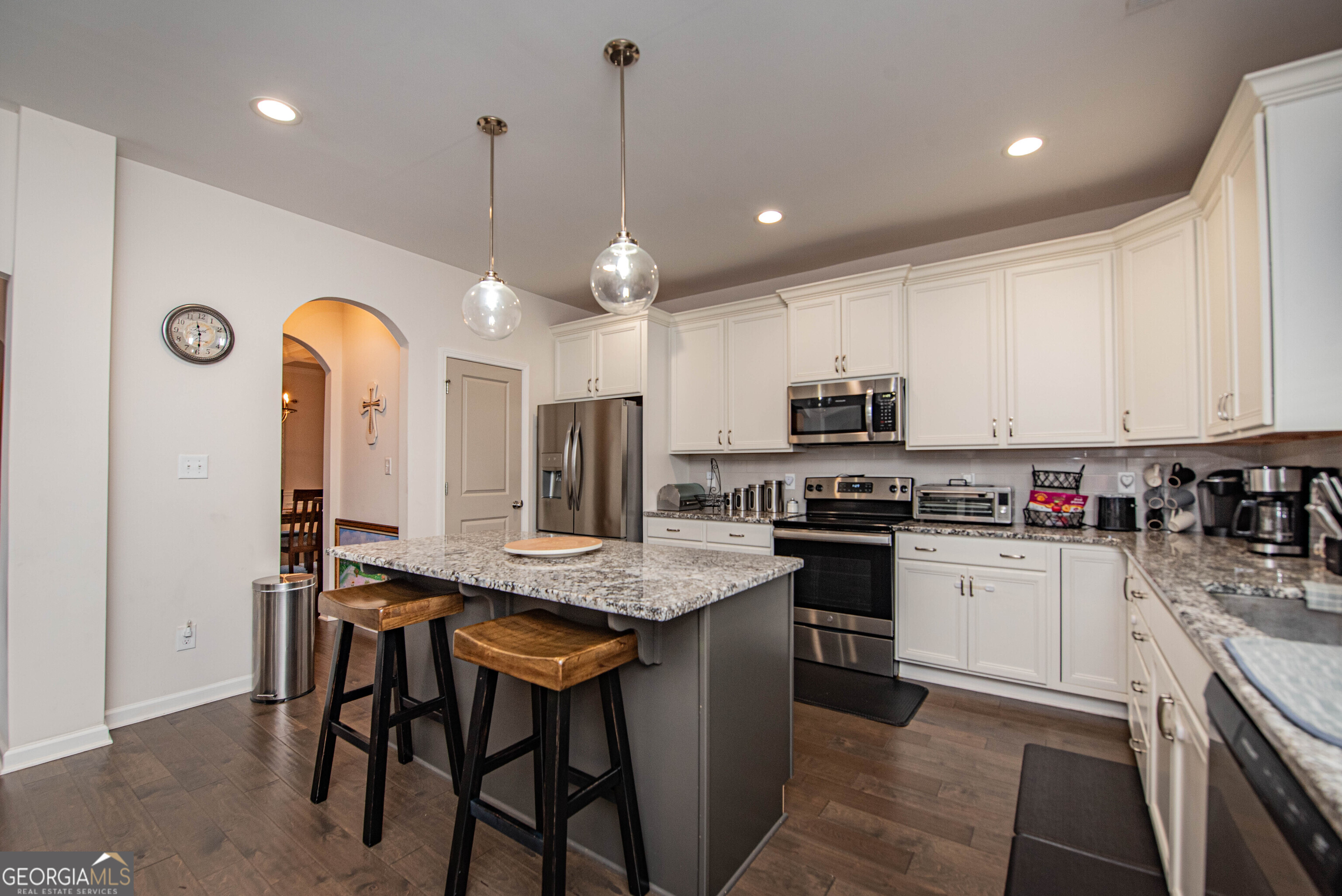 125 Amberley Court Property Photo 17