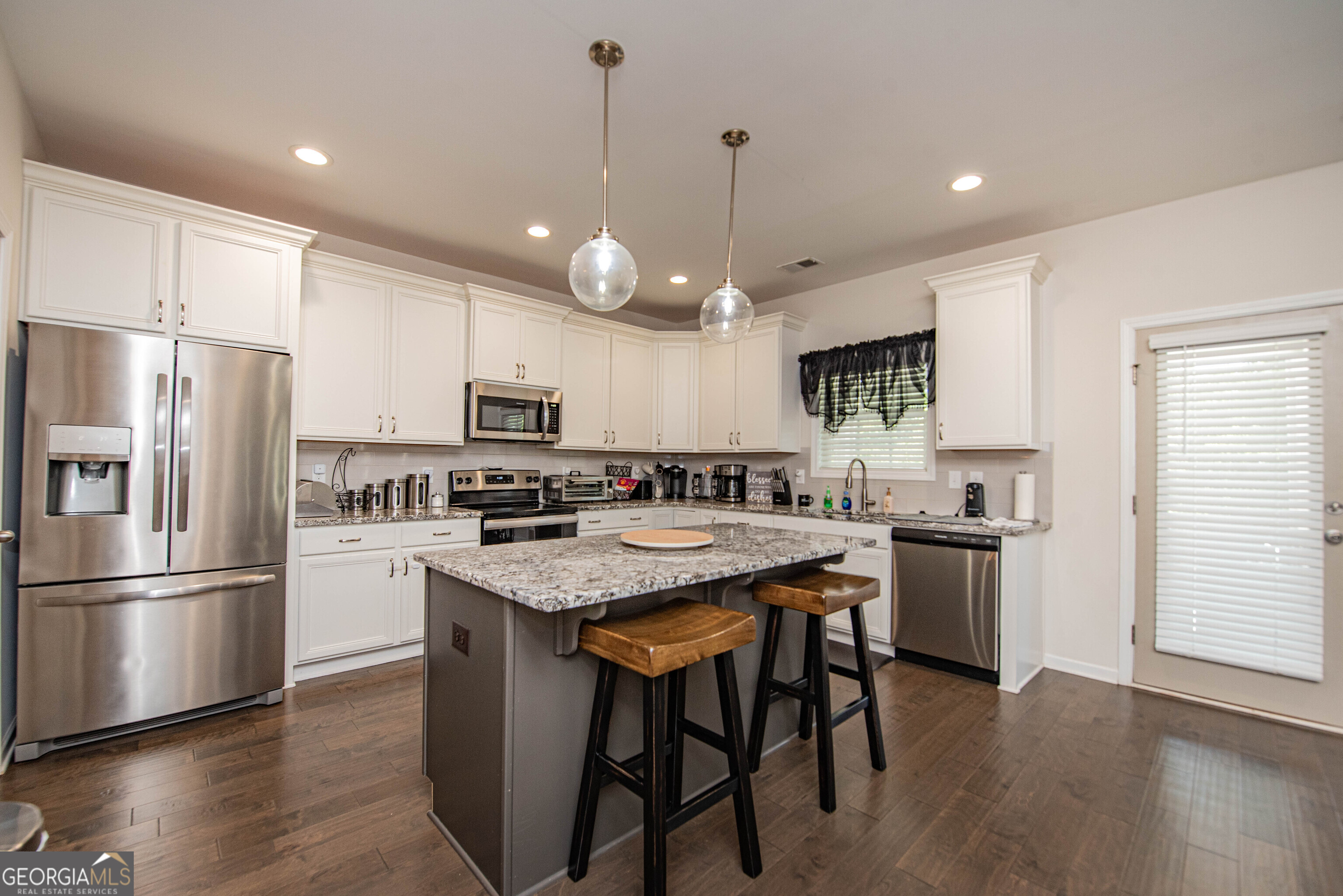 125 Amberley Court Property Photo 18