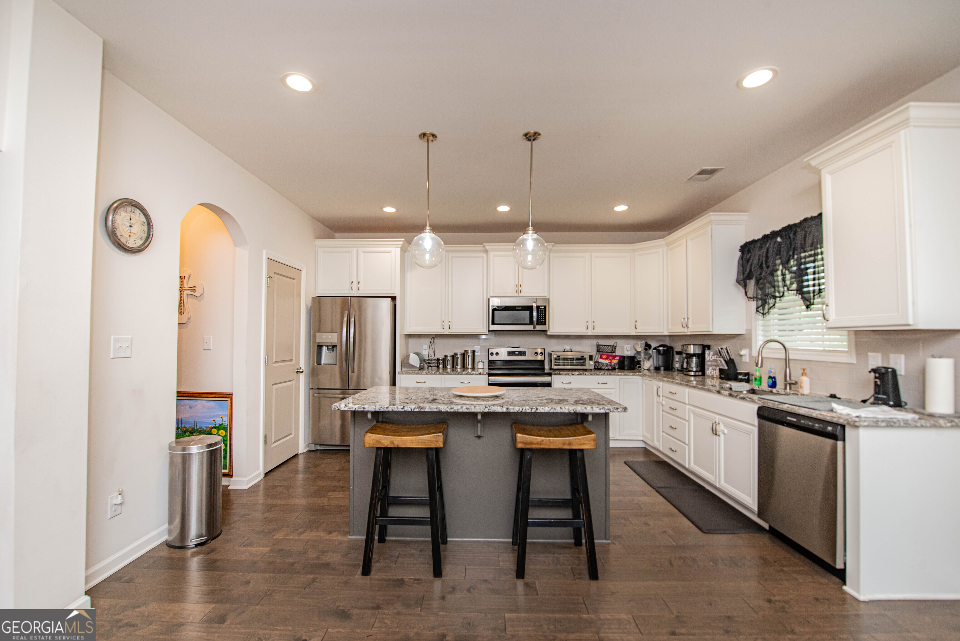 125 Amberley Court Property Photo 20