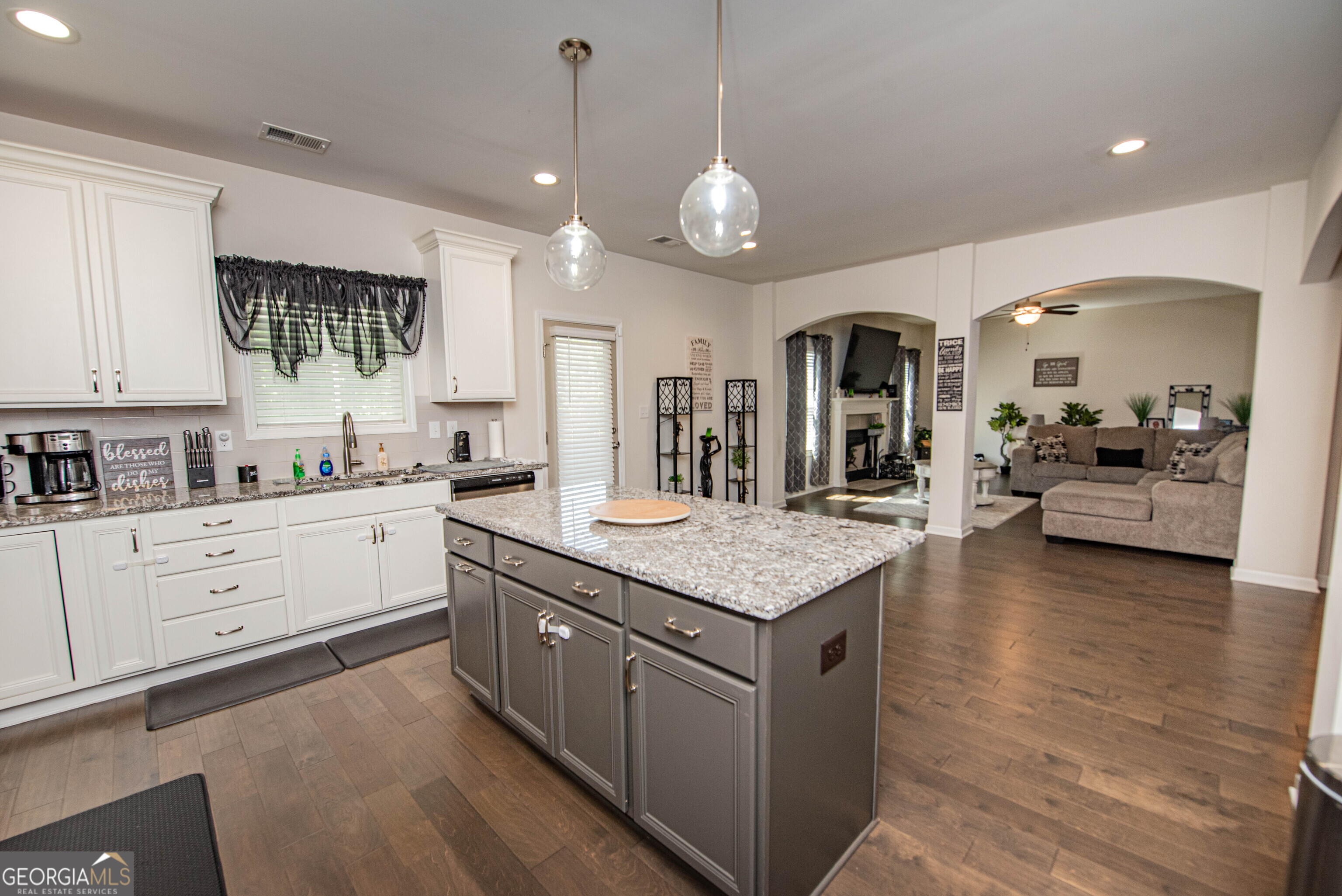 125 Amberley Court Property Photo 24