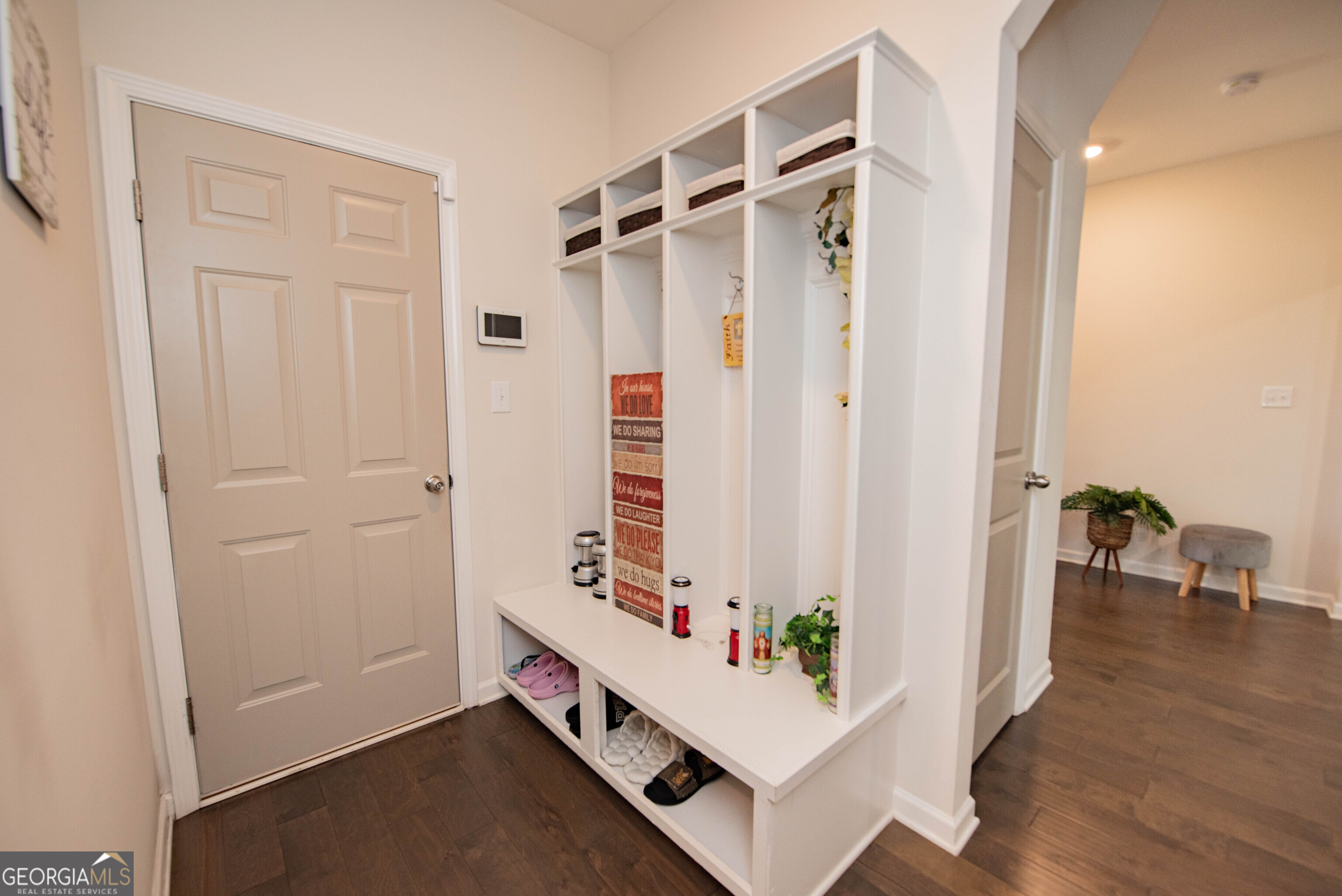125 Amberley Court Property Photo 28