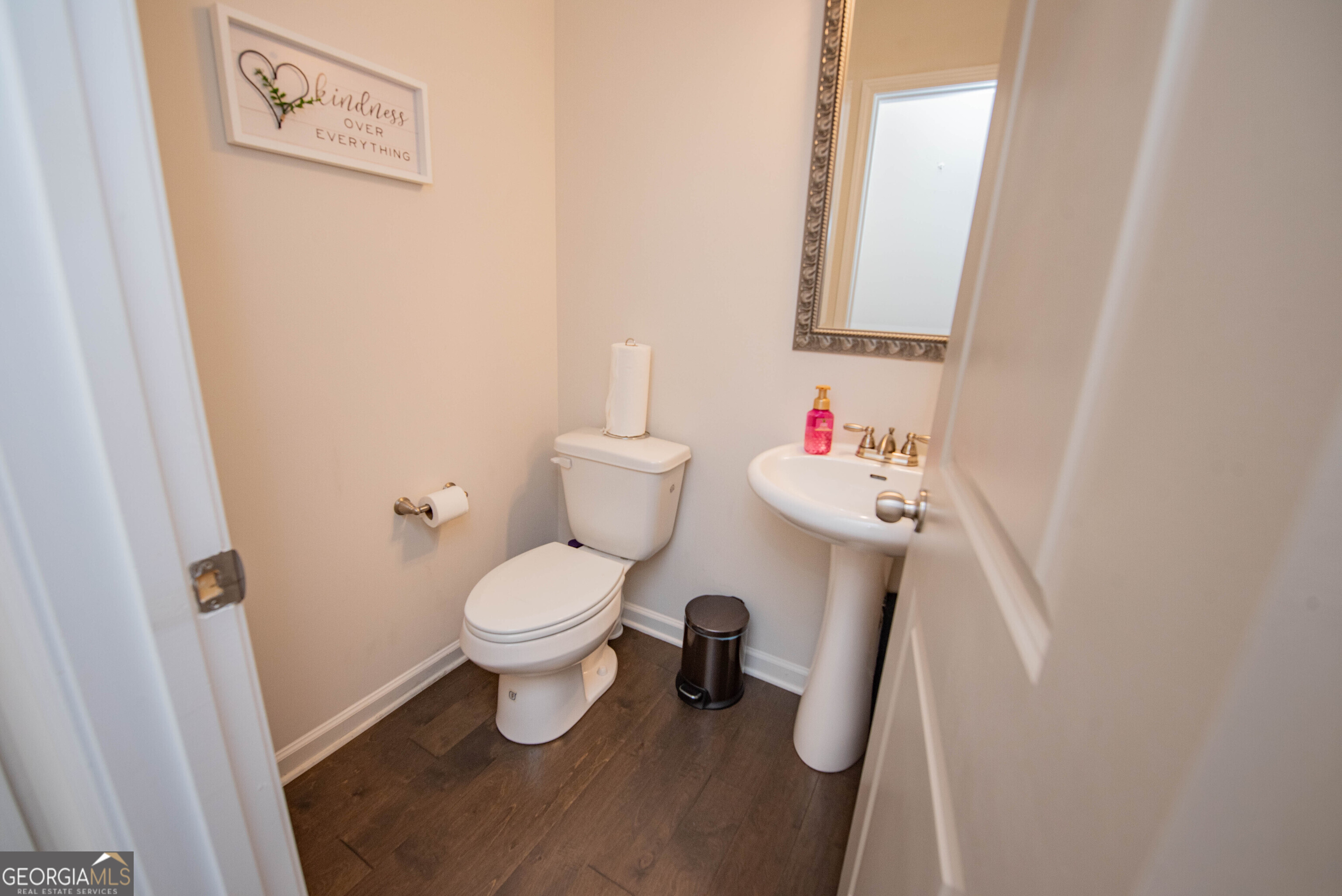 125 Amberley Court Property Photo 30