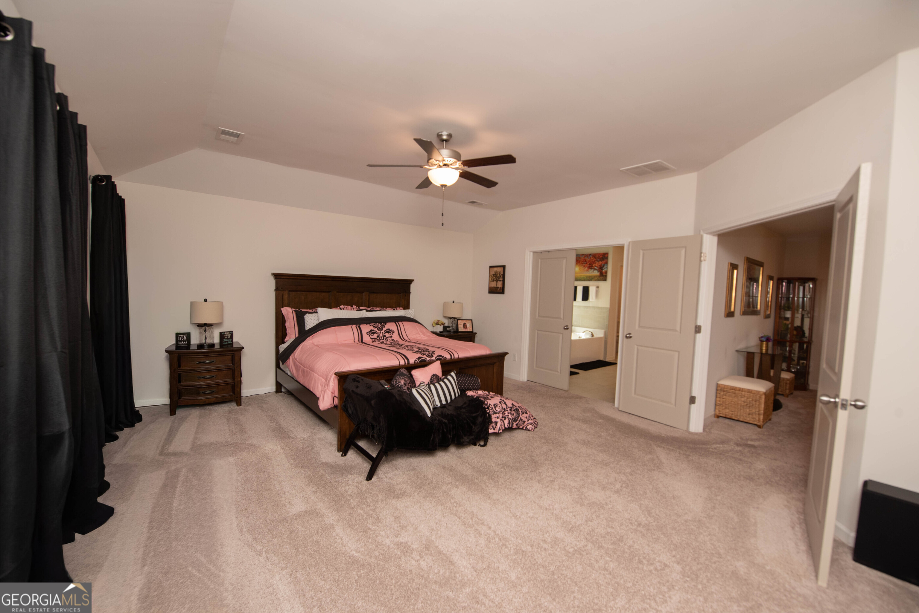 125 Amberley Court Property Photo 37