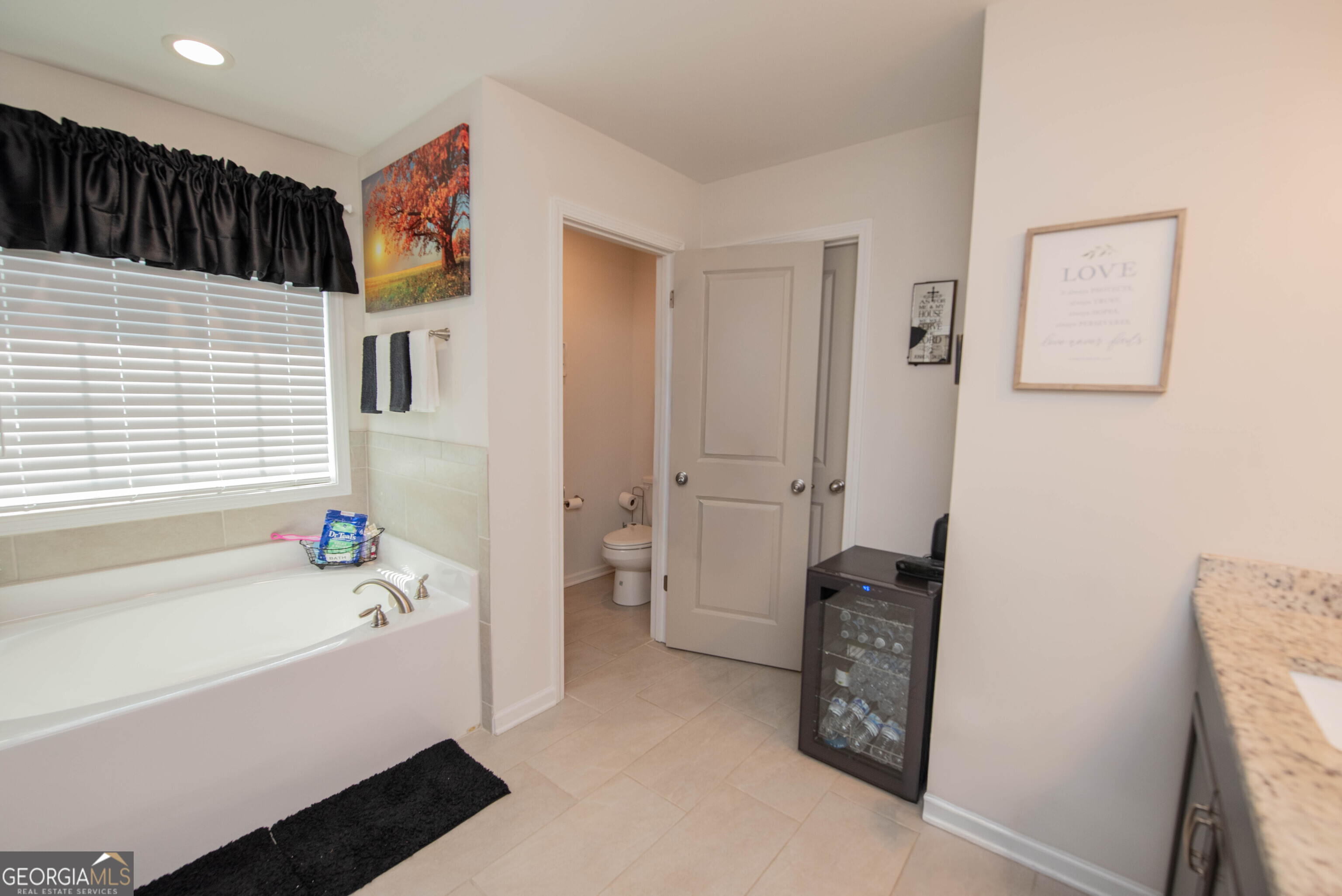 125 Amberley Court Property Photo 39