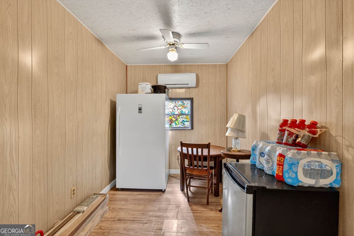 33 Warren Avenue Property Photo 27