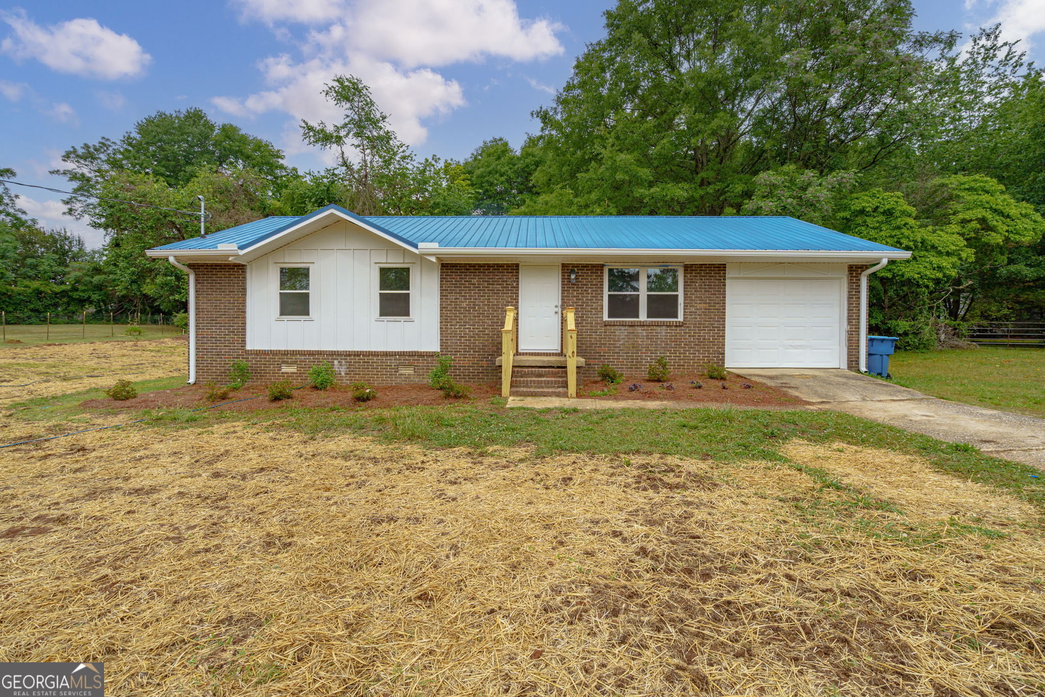 185 Berry Drive Property Photo 1
