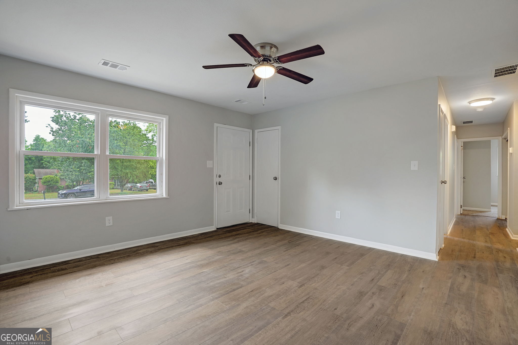 185 Berry Drive Property Photo 3