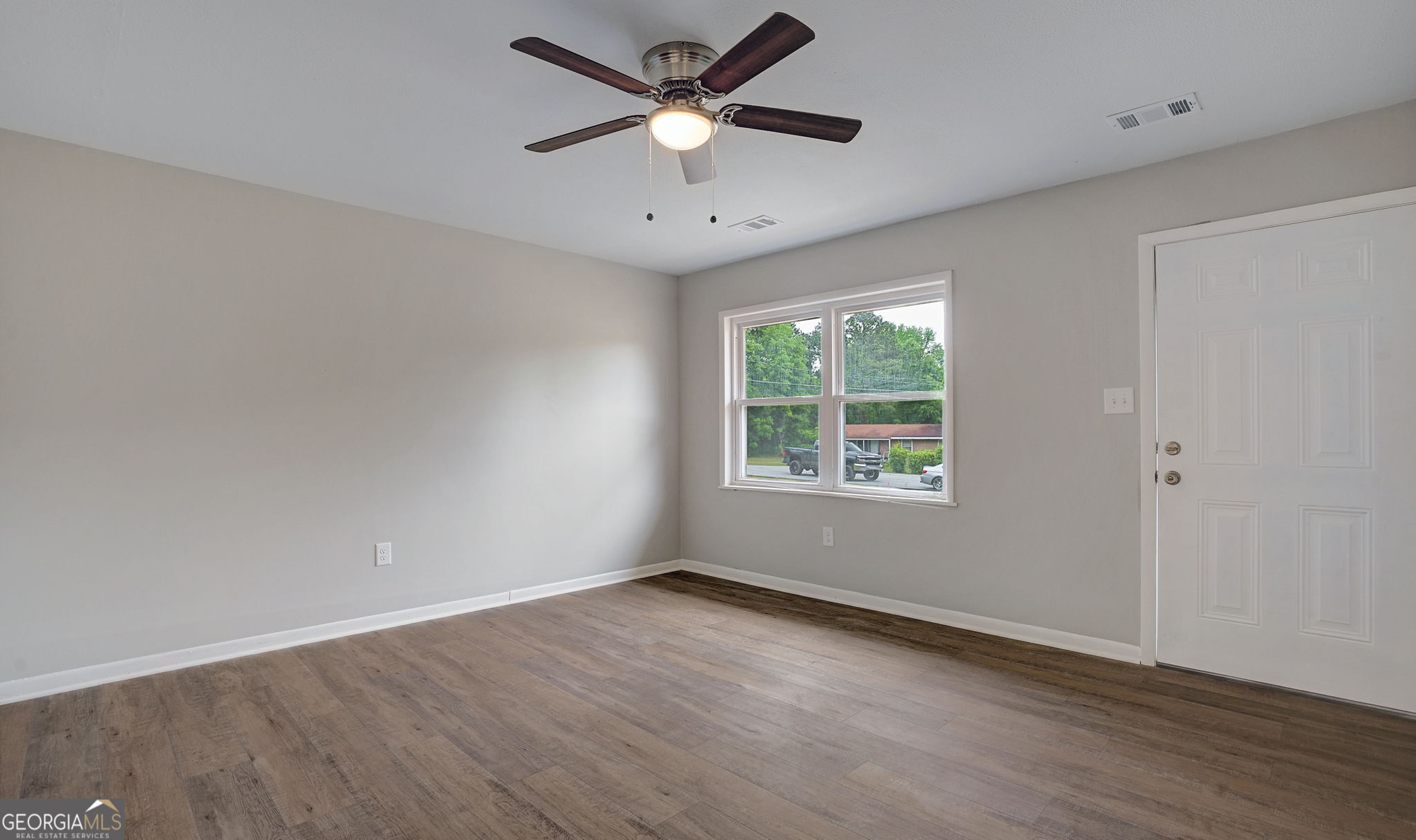 185 Berry Drive Property Photo 4