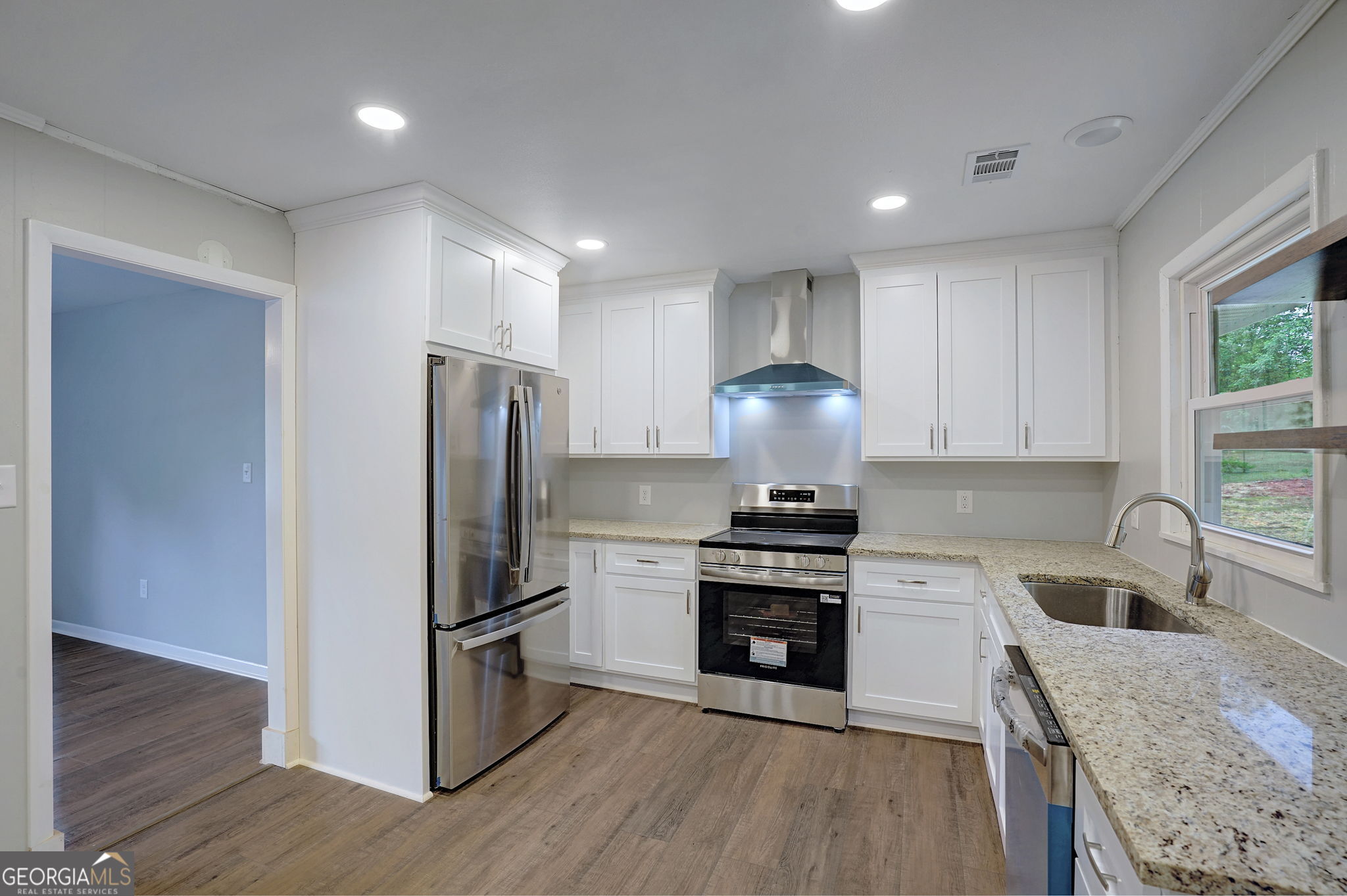185 Berry Drive Property Photo 8