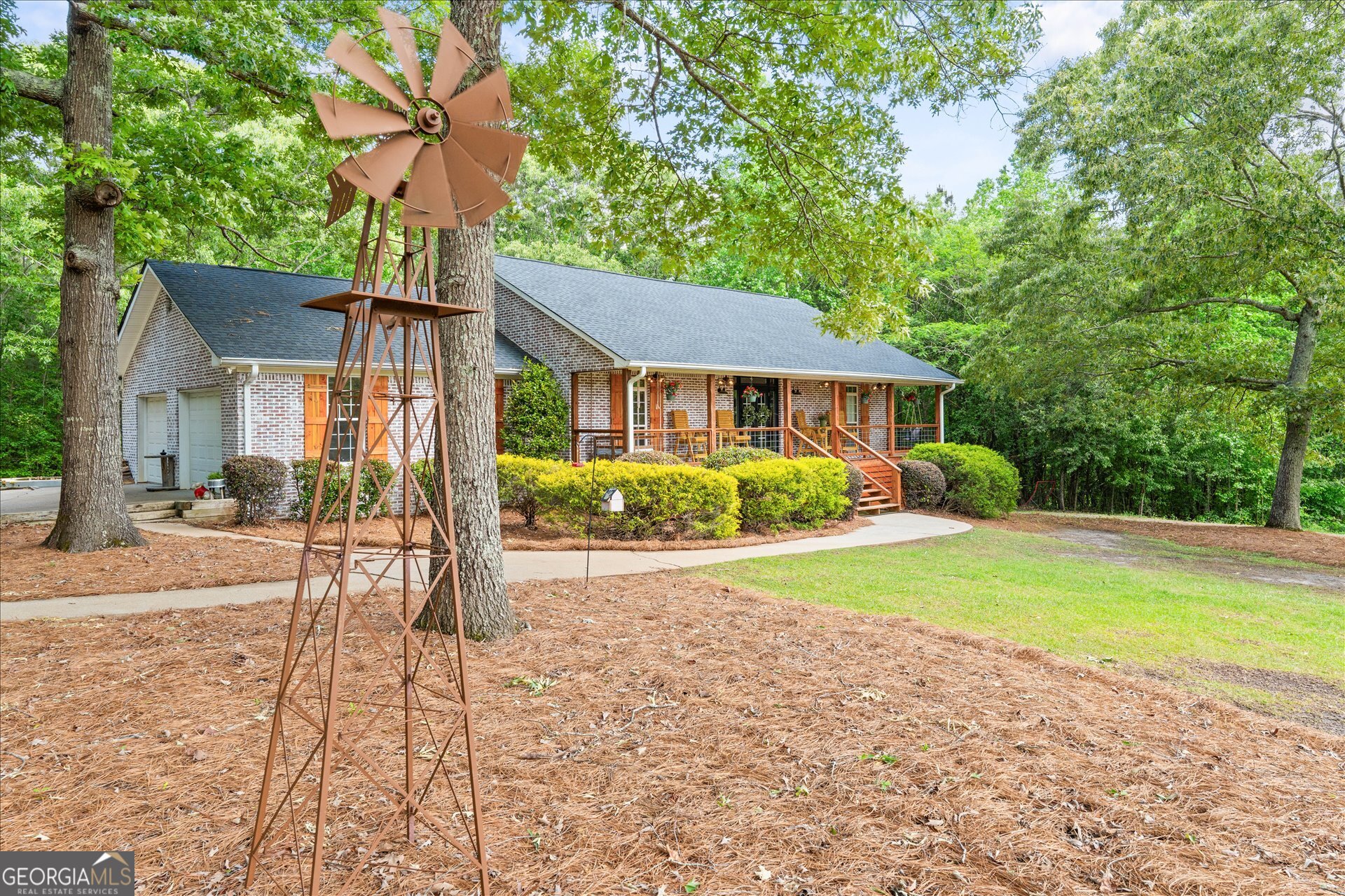 6540 Post Road Property Photo 2