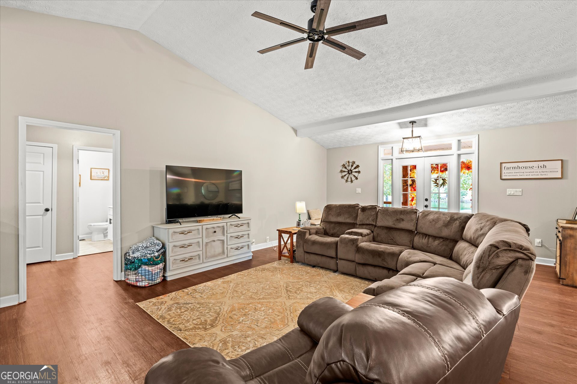 6540 Post Road Property Photo 8