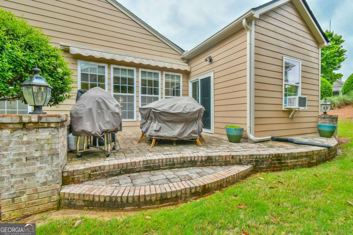 6305 Ashwood Lane Property Photo 4