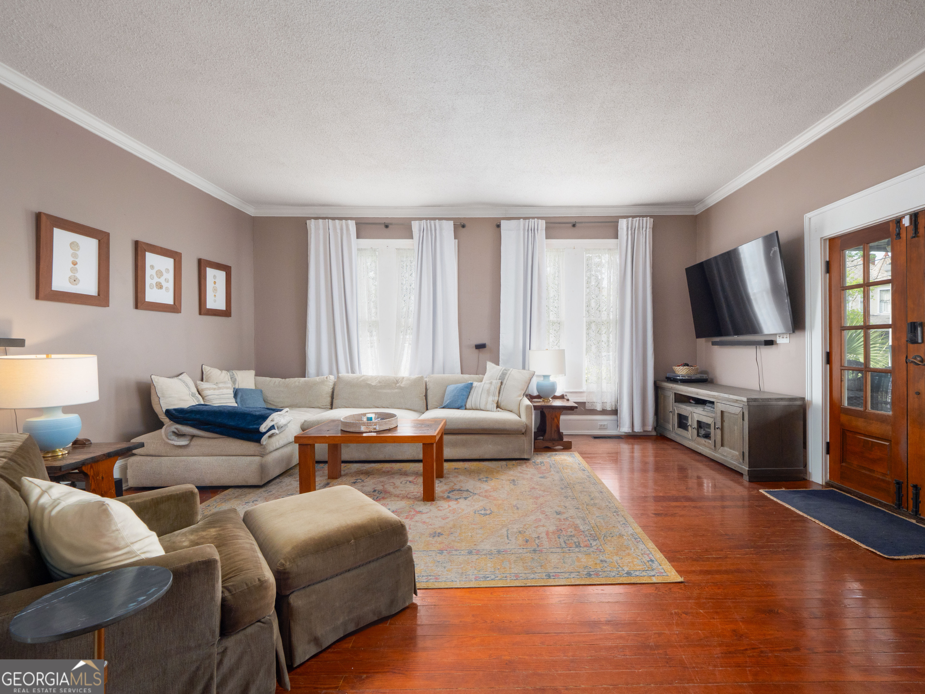 708 London Street Property Photo 6