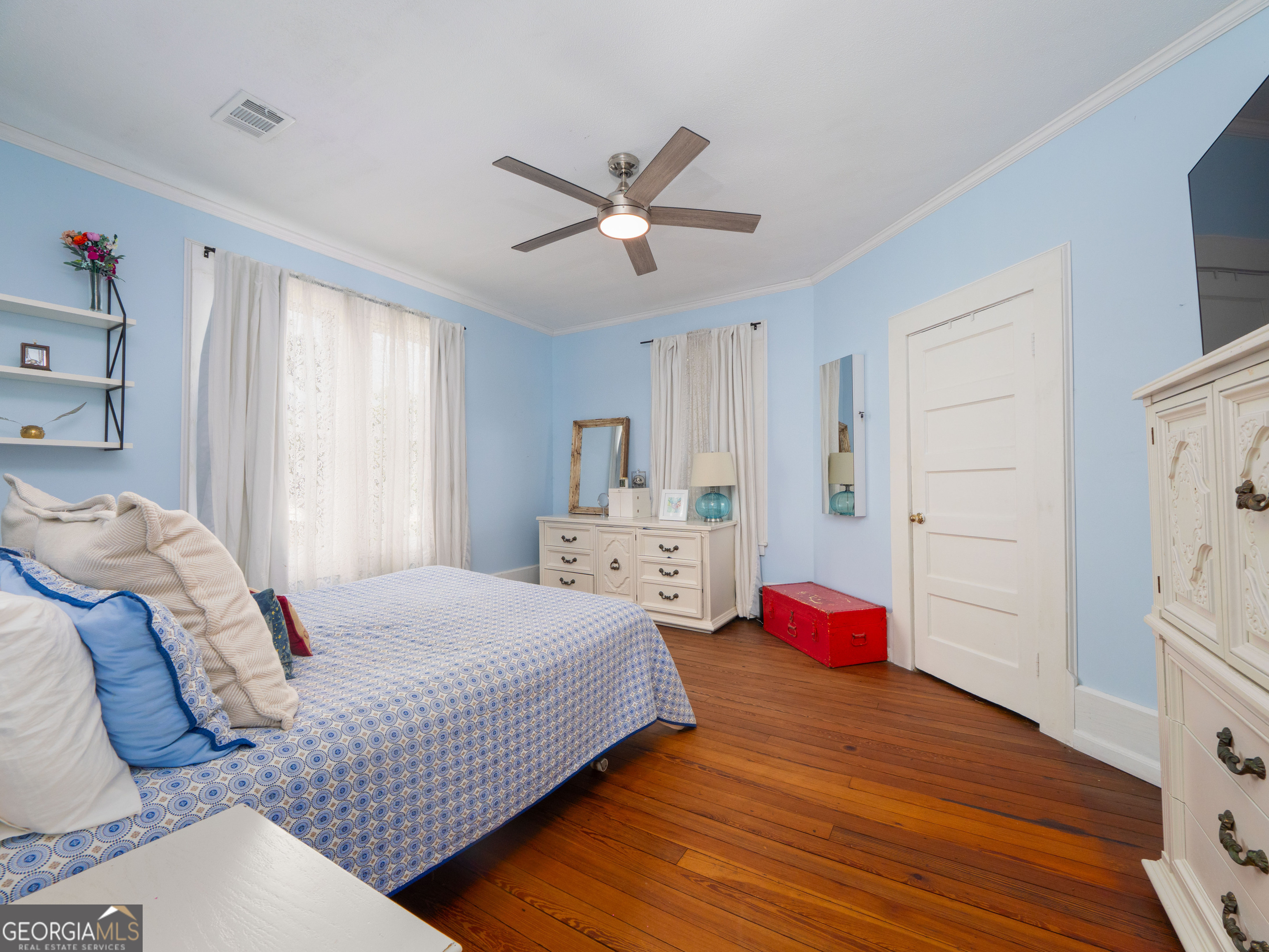 708 London Street Property Photo 31