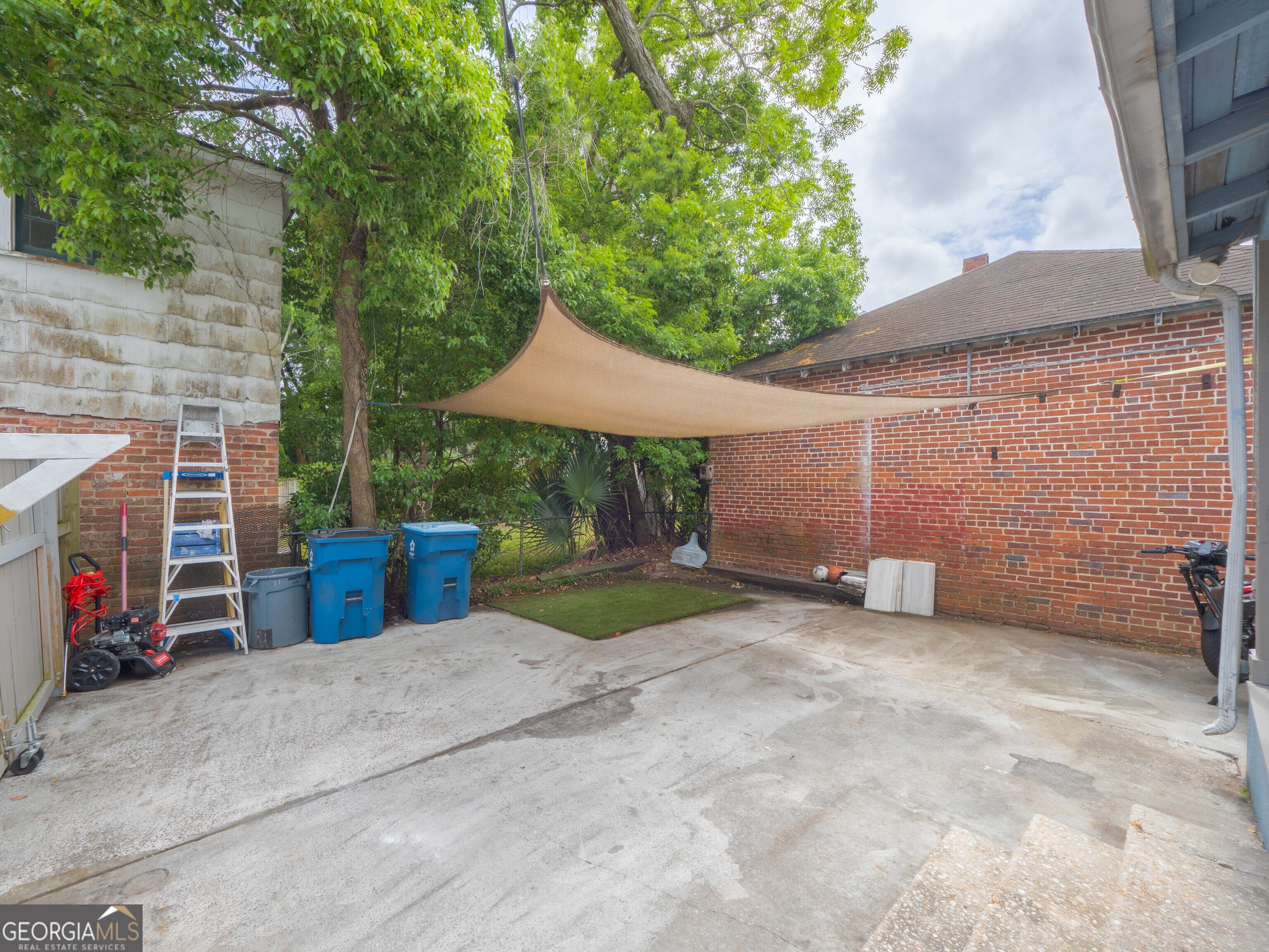 708 London Street Property Photo 43