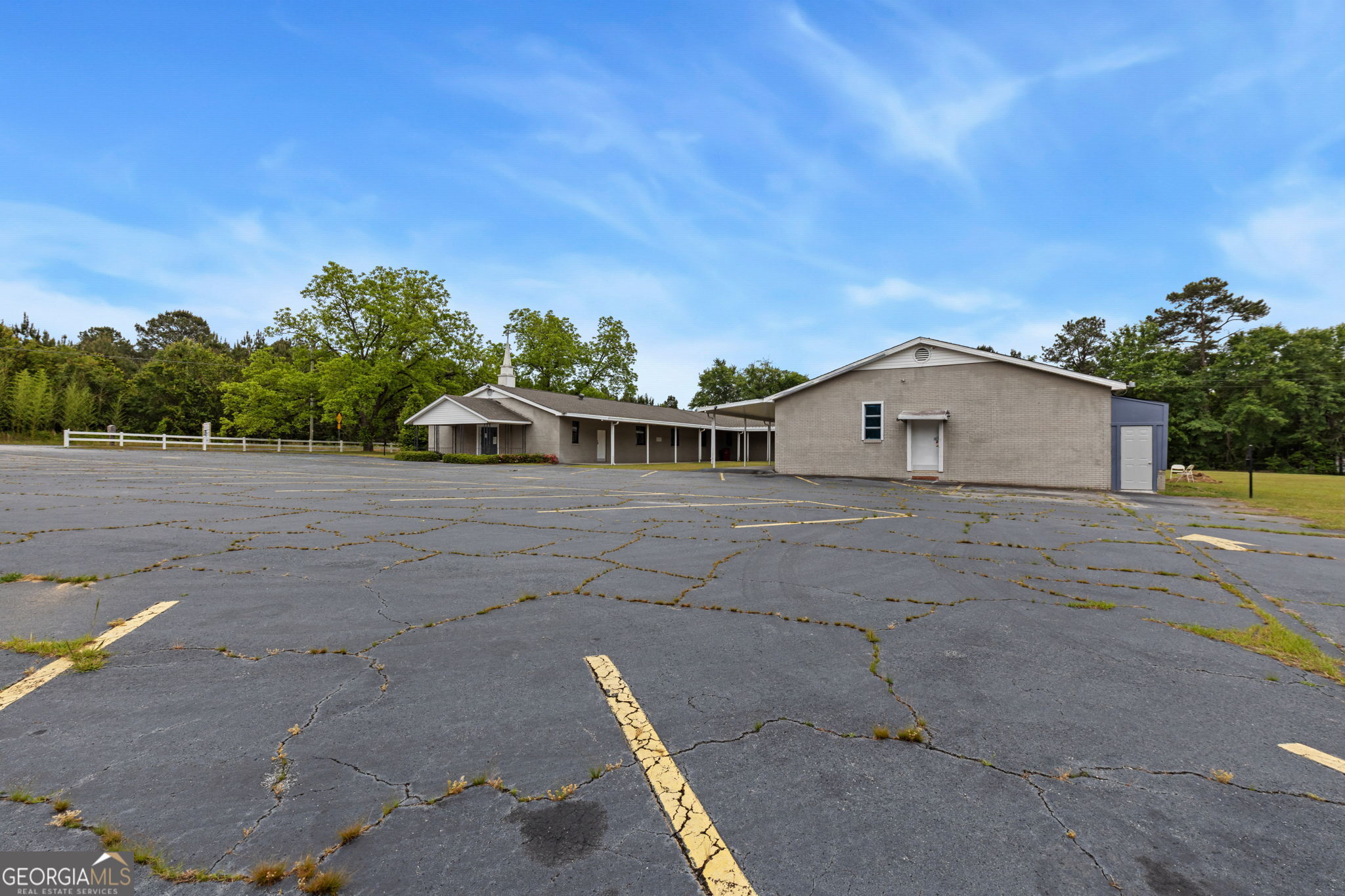 5221 Nisbet Drive Property Photo 6