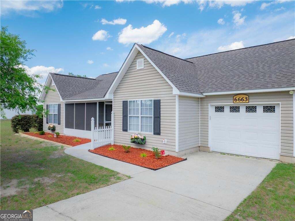 6663 Pine Ridge Circle Property Photo 2