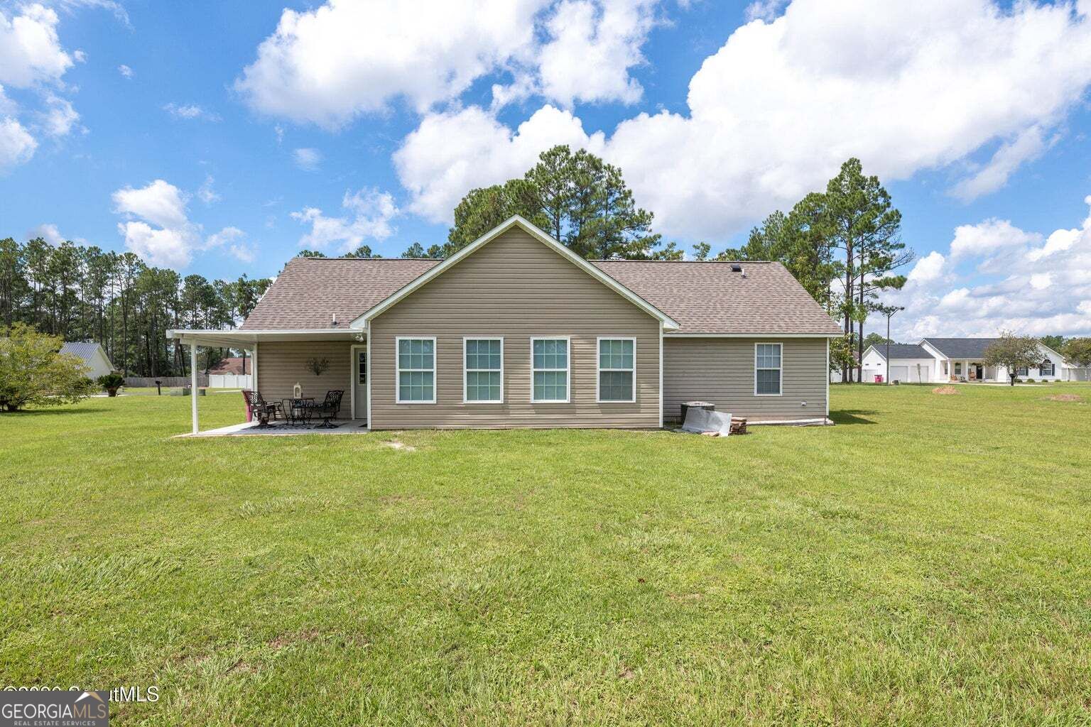 6663 Pine Ridge Circle Property Photo 5