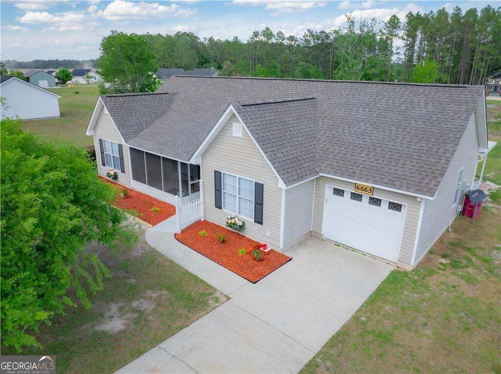 6663 Pine Ridge Circle Property Photo 8