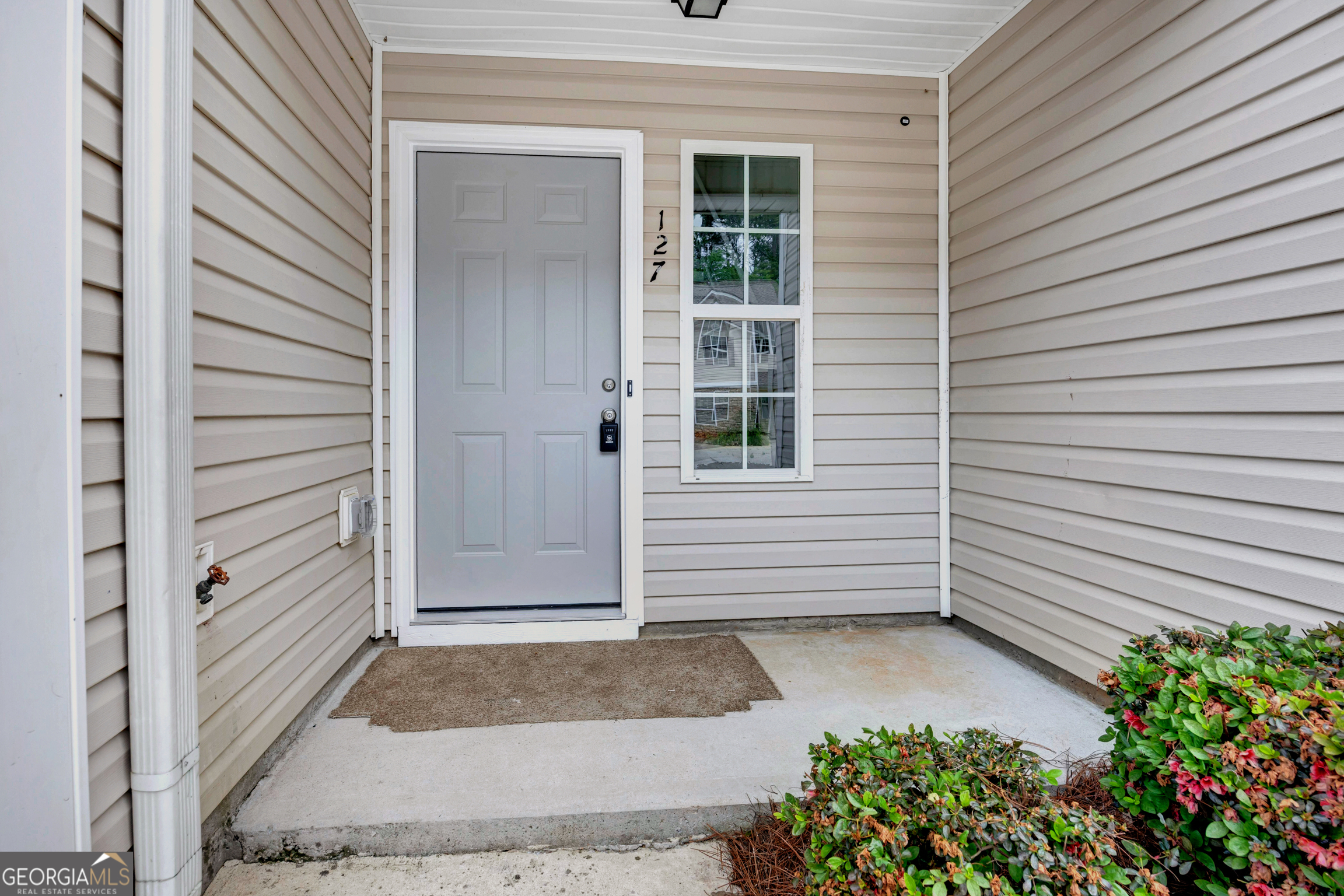 127 Heritage Way Property Photo 3