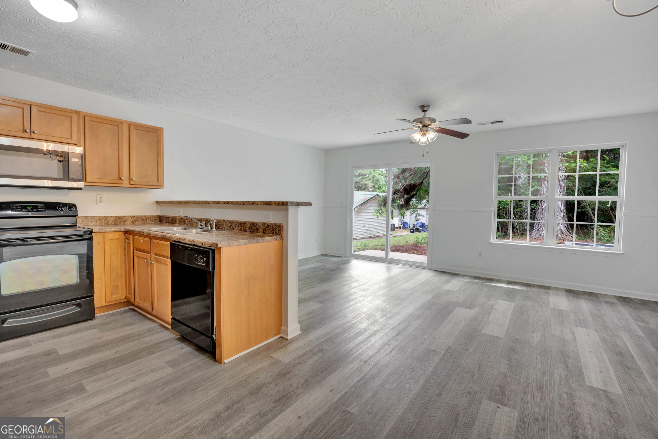 127 Heritage Way Property Photo 6