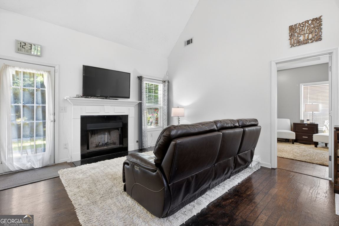 4607 Chargrey Station Property Photo 8