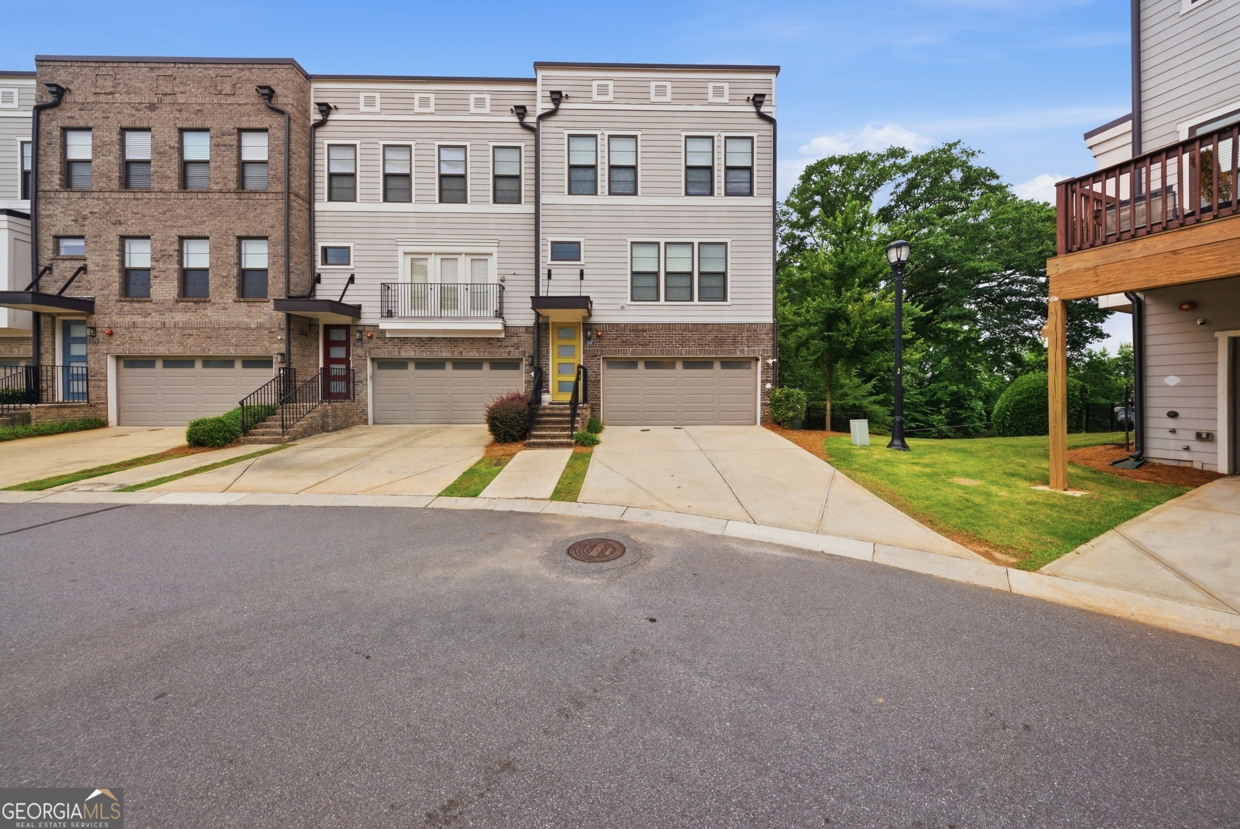 2087 Holtz Lane Property Photo 1