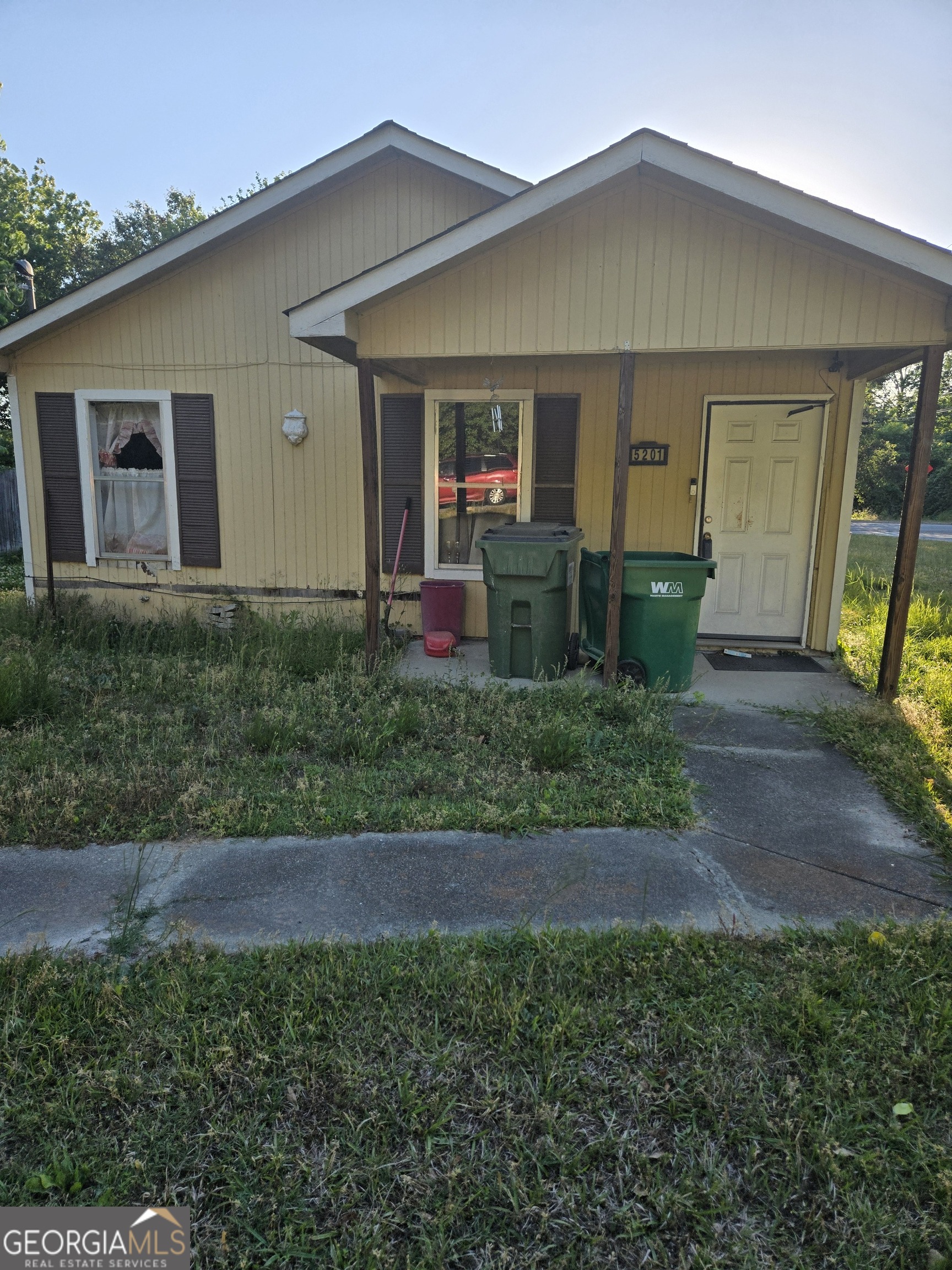 5201 Albert Drive Property Photo 1