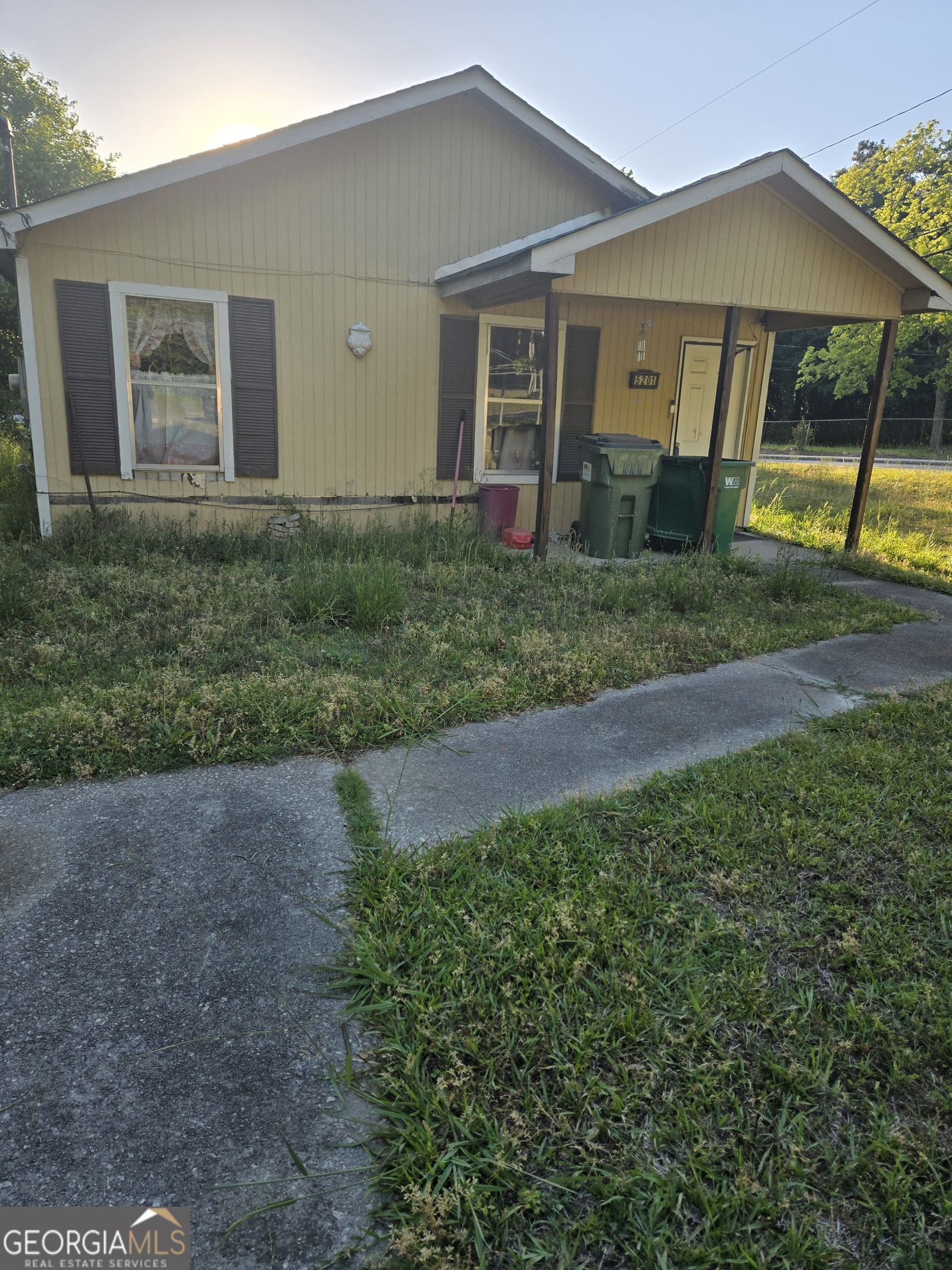 5201 Albert Drive Property Photo 5