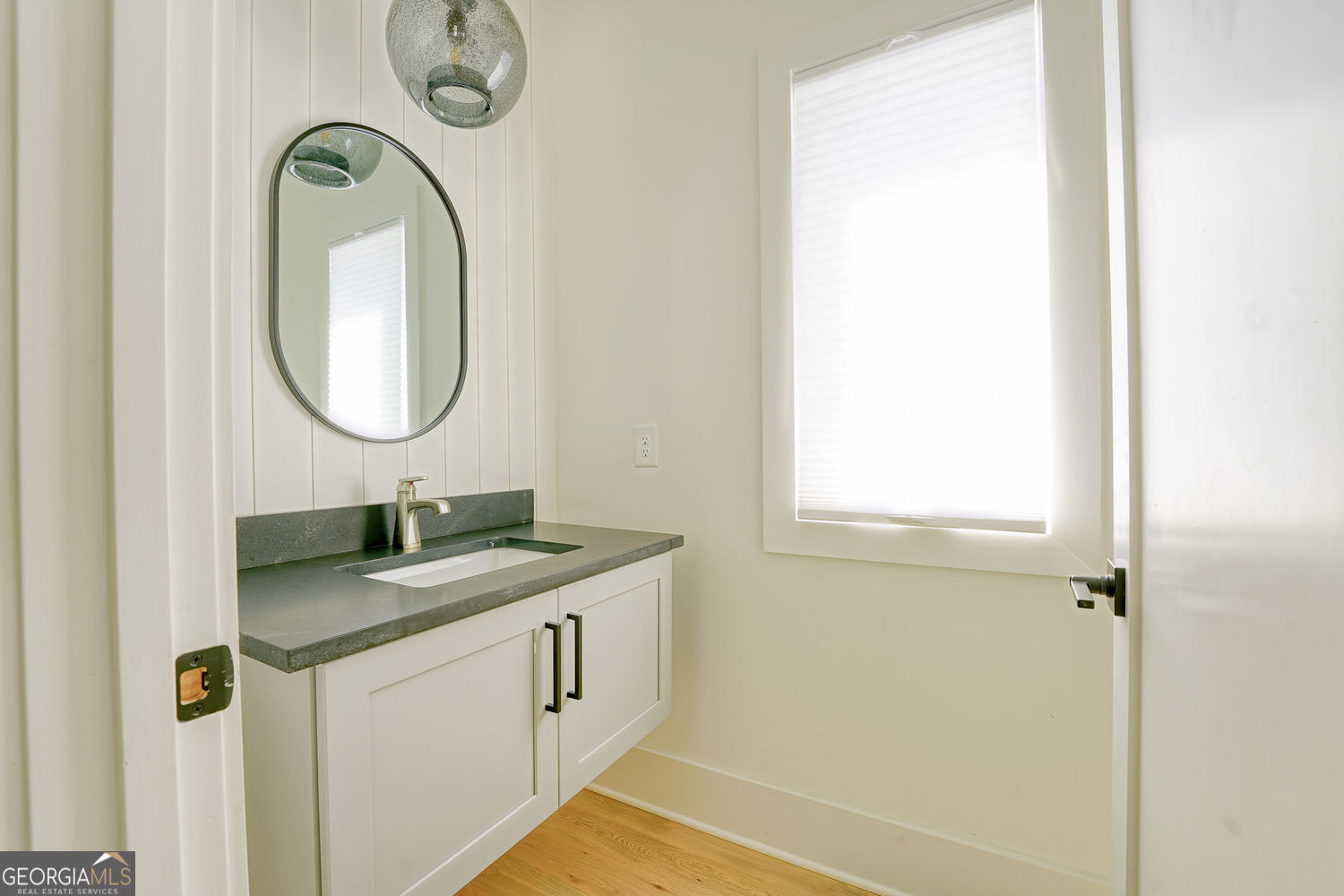 290 2nd Street Property Photo 12