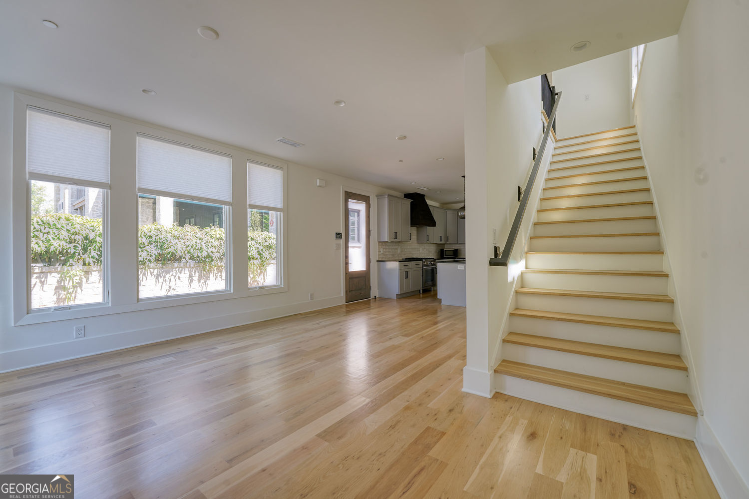 290 2nd Street Property Photo 24