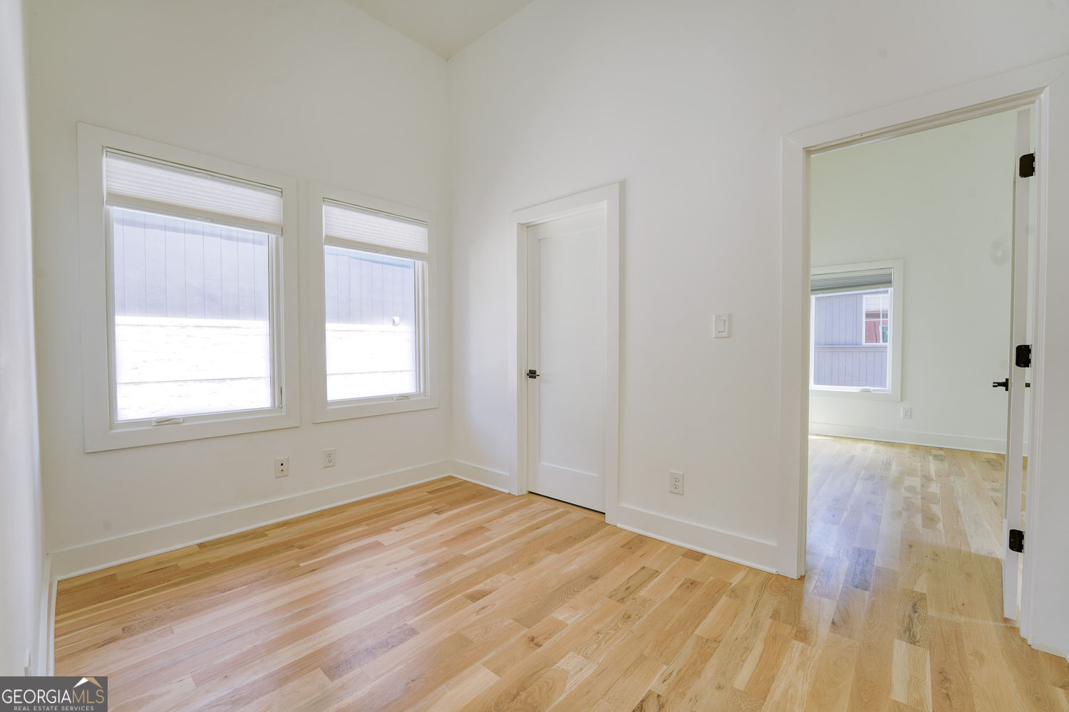 290 2nd Street Property Photo 32