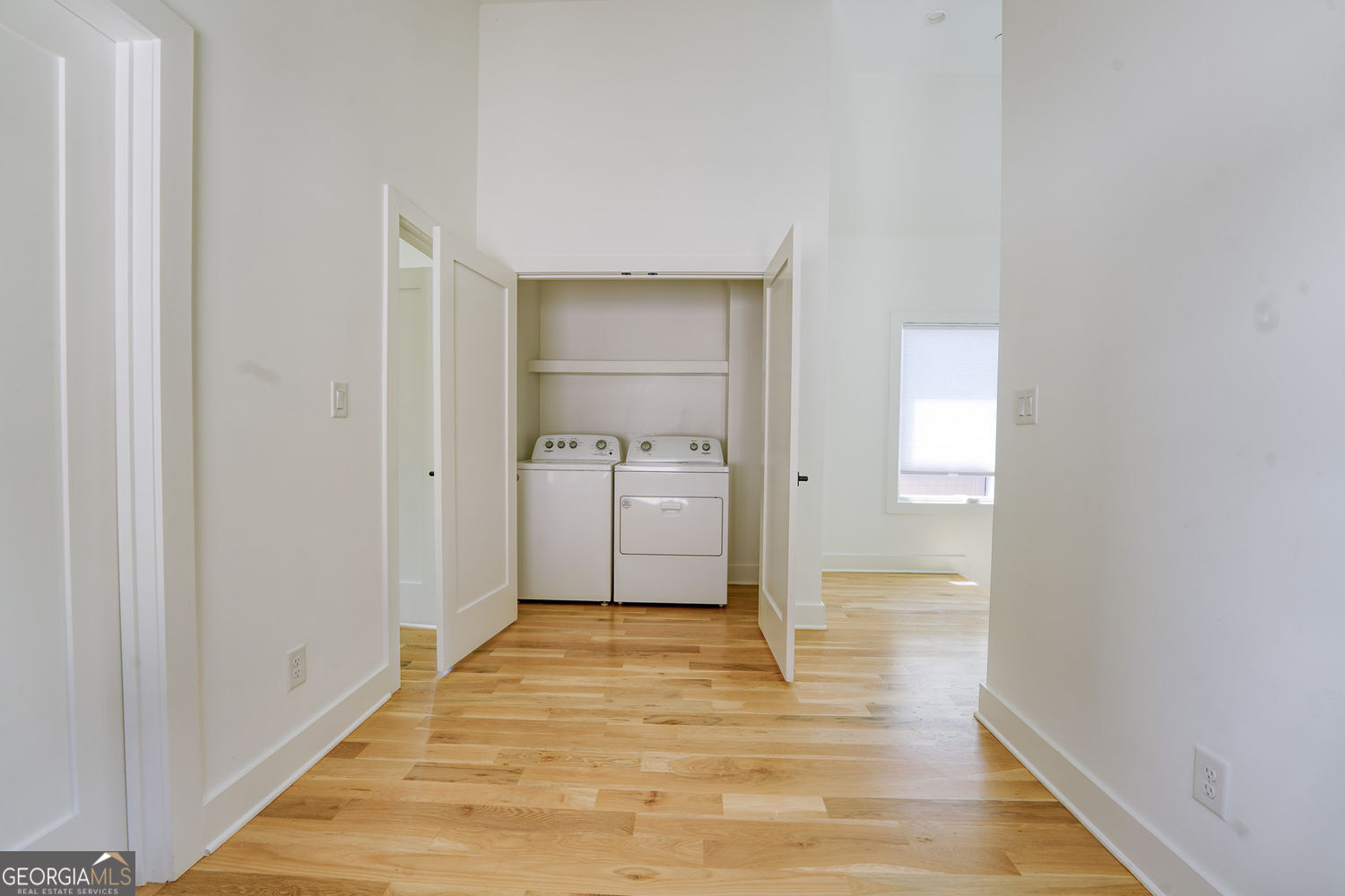 290 2nd Street Property Photo 33
