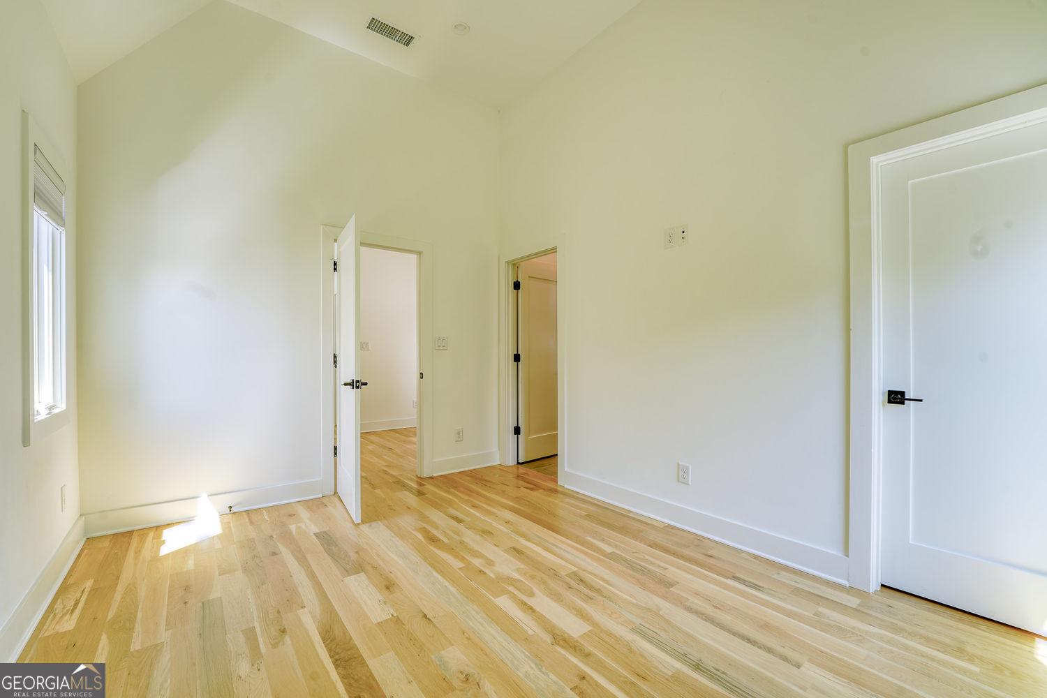 290 2nd Street Property Photo 40