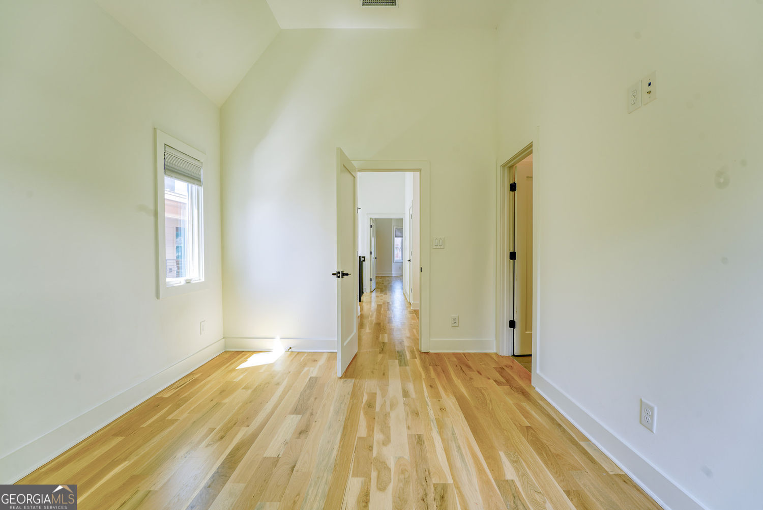 290 2nd Street Property Photo 41