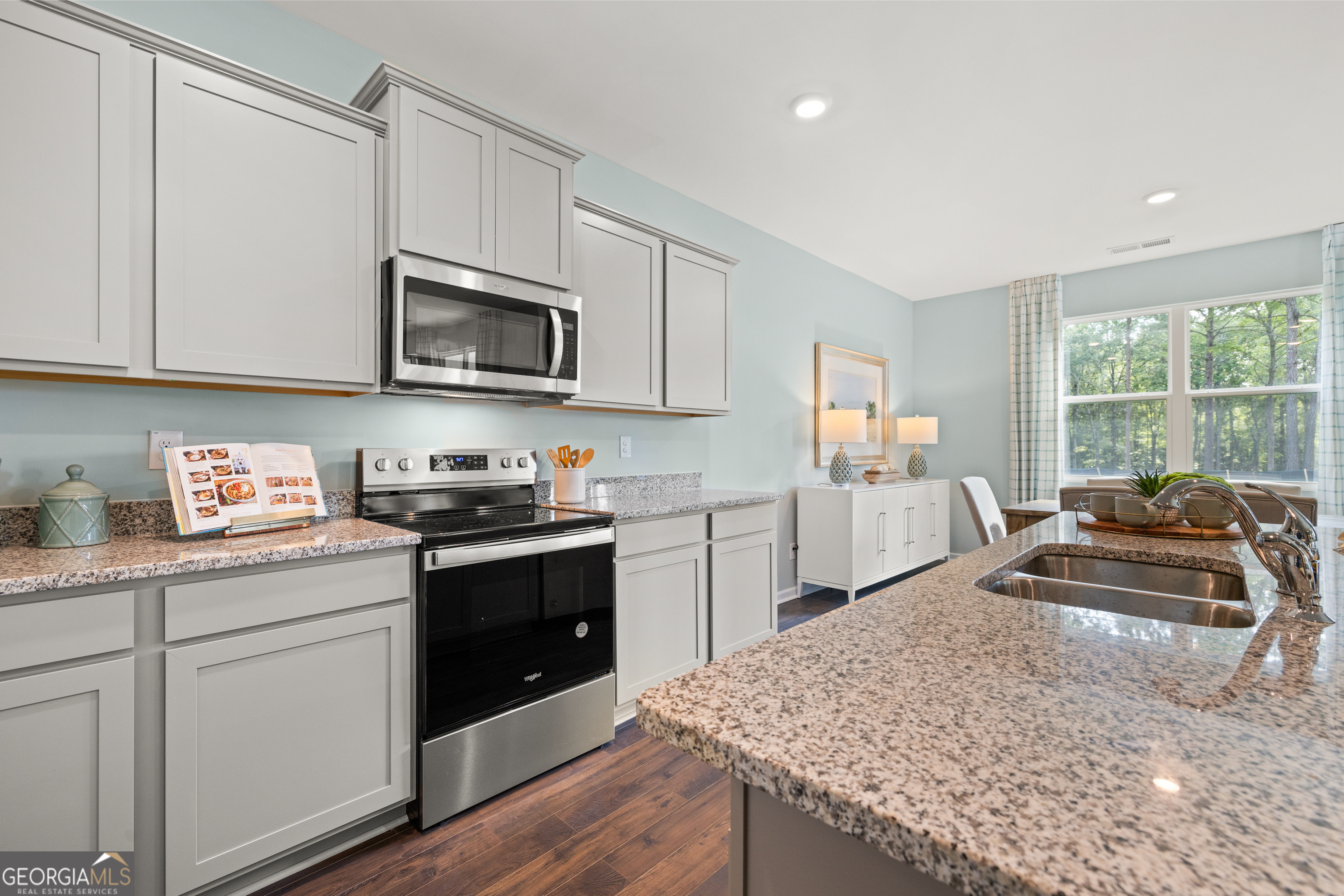 1011 Amerson Street # 33 Property Photo 18