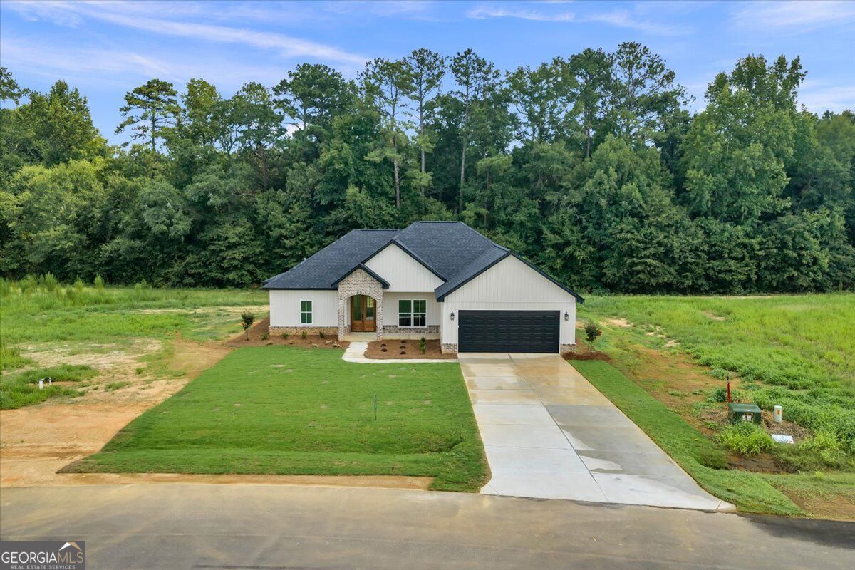 628 Ellie Circle Property Photo 3