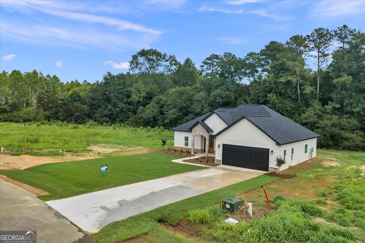 628 Ellie Circle Property Photo 4