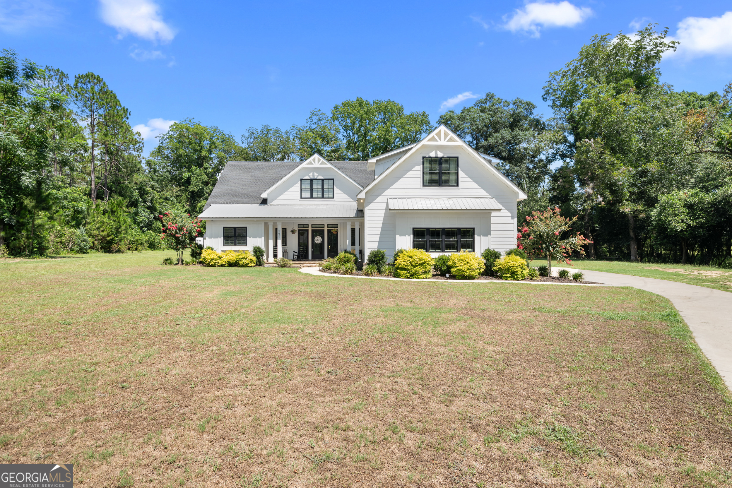 121 Hinterland Trail Property Photo 1