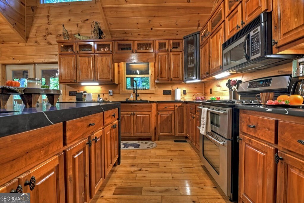 390 Twin Creeks Property Photo 9