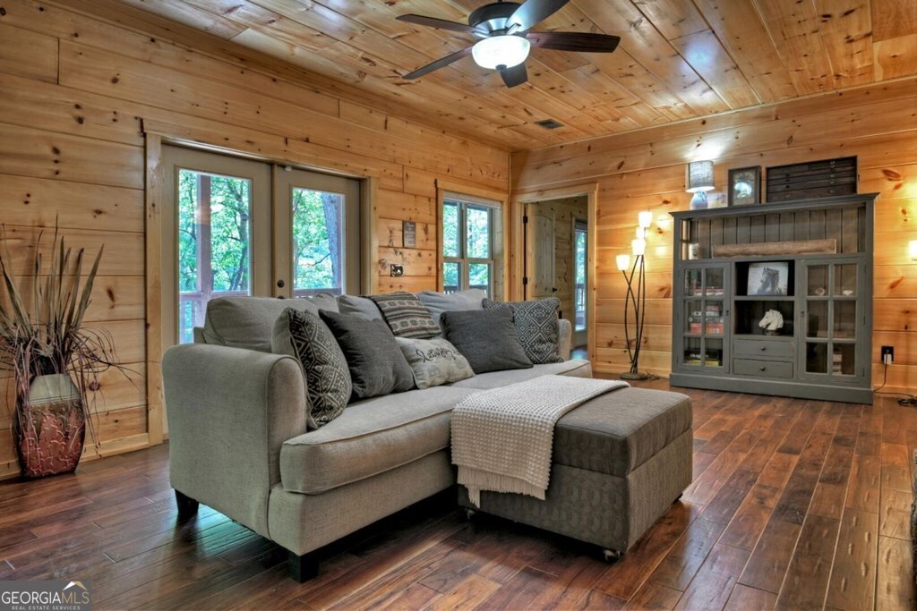 390 Twin Creeks Property Photo 40