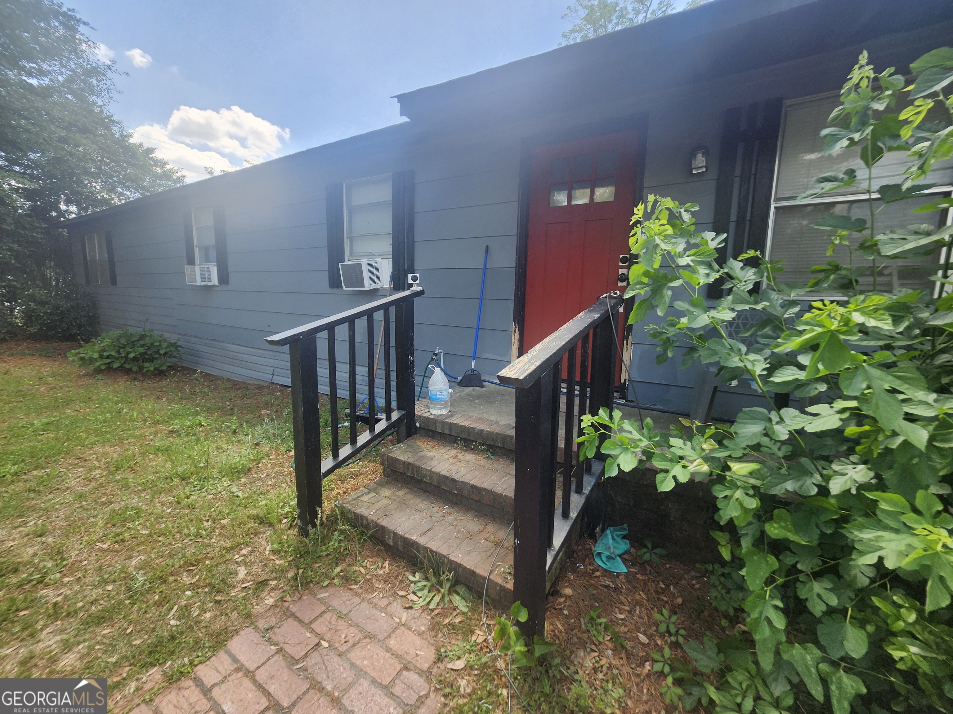 2101 S Madison Street Property Photo 2