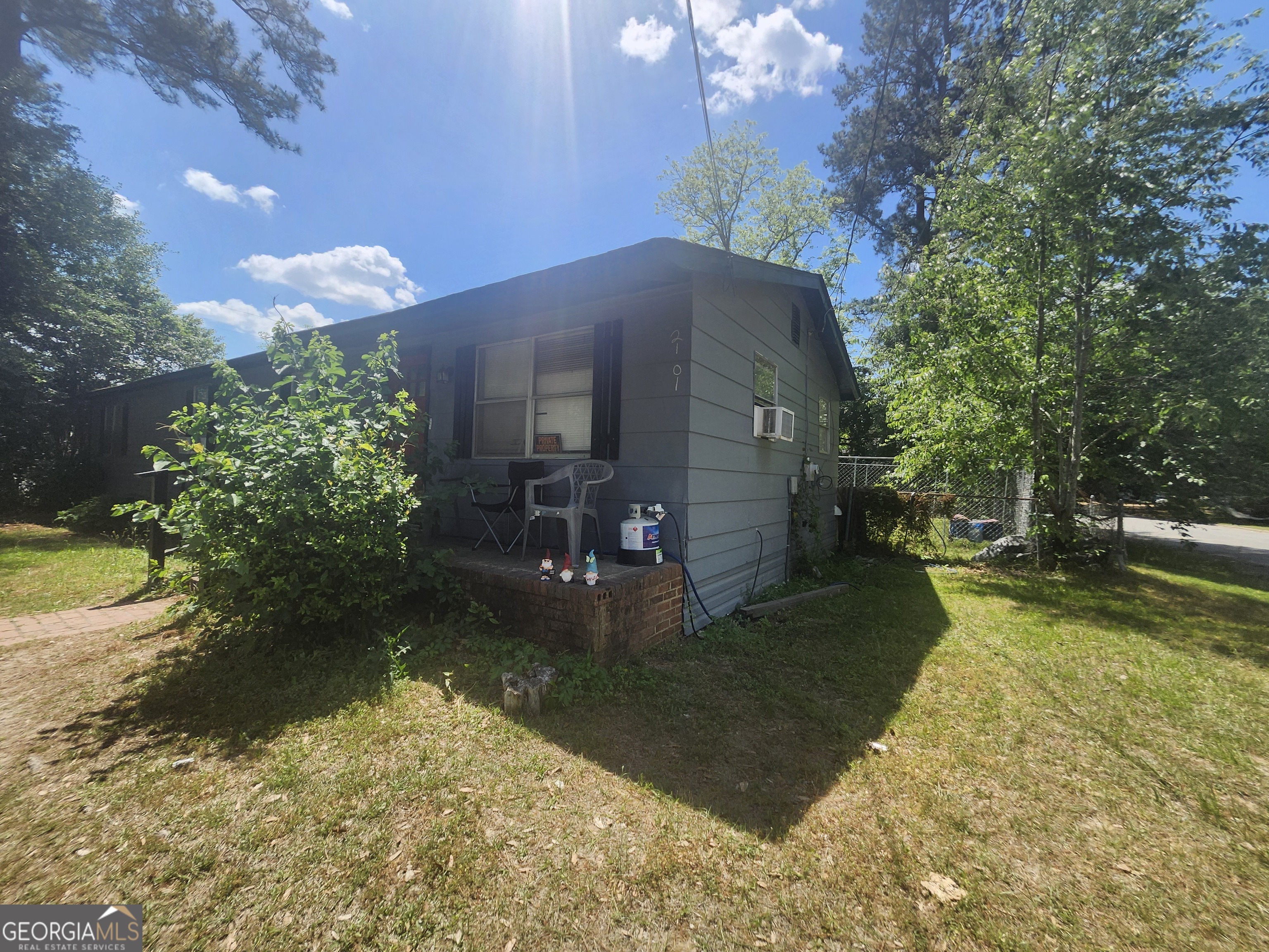 2101 S Madison Street Property Photo 3