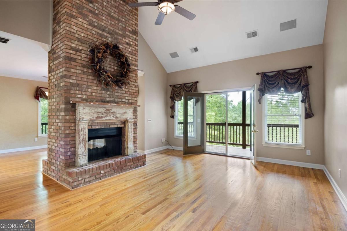 101 Sunset Drive Se Property Photo 10