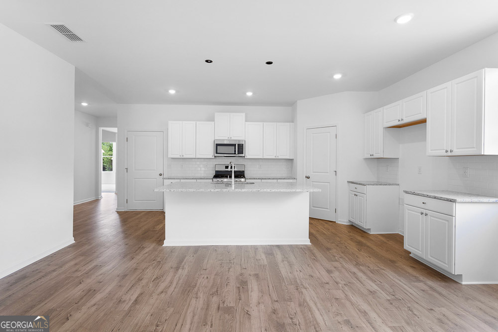 3655 Sagecrest Drive Property Photo 2