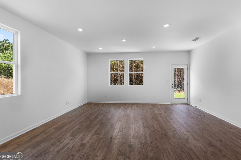 3655 Sagecrest Drive Property Photo 3