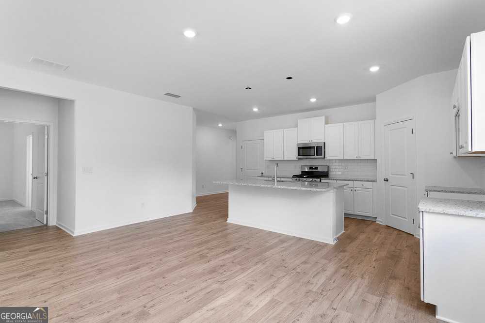 3655 Sagecrest Drive Property Photo 6