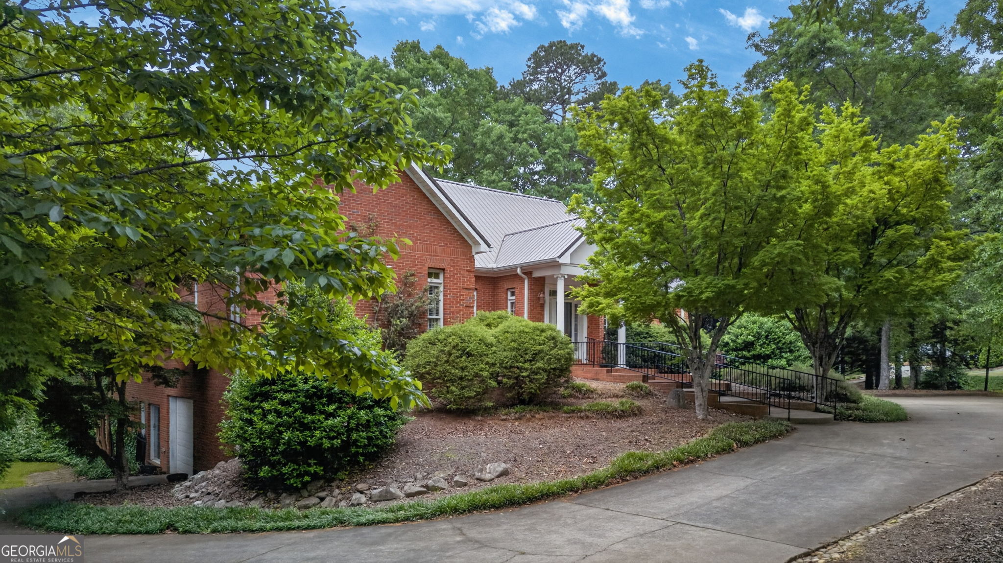 110 Greystone Drive Property Photo 3