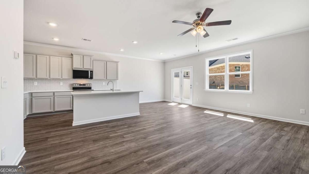 510 Silver Moon Drive Property Photo 3