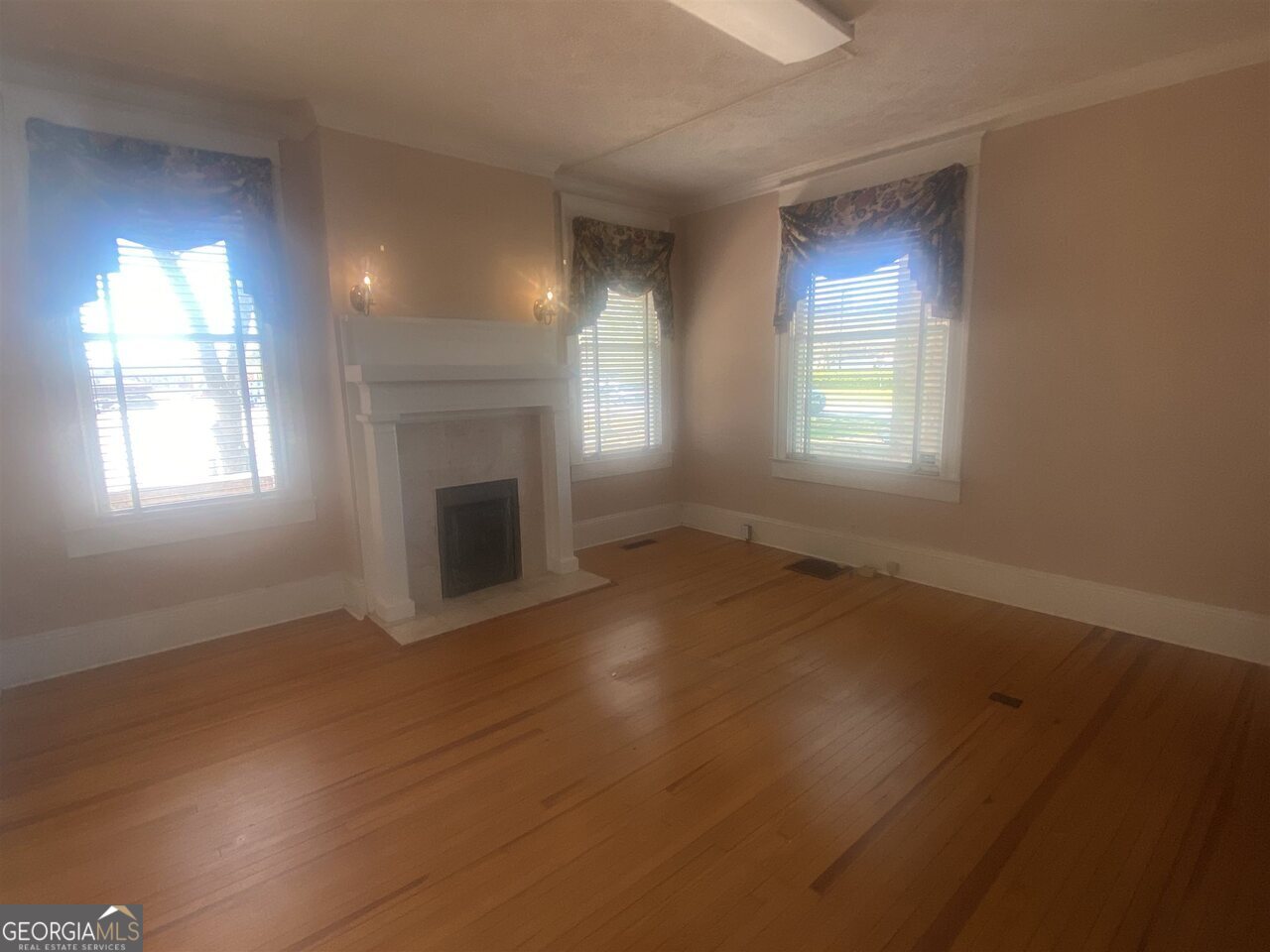 38 S Broad Street Suite 101 Property Photo 5
